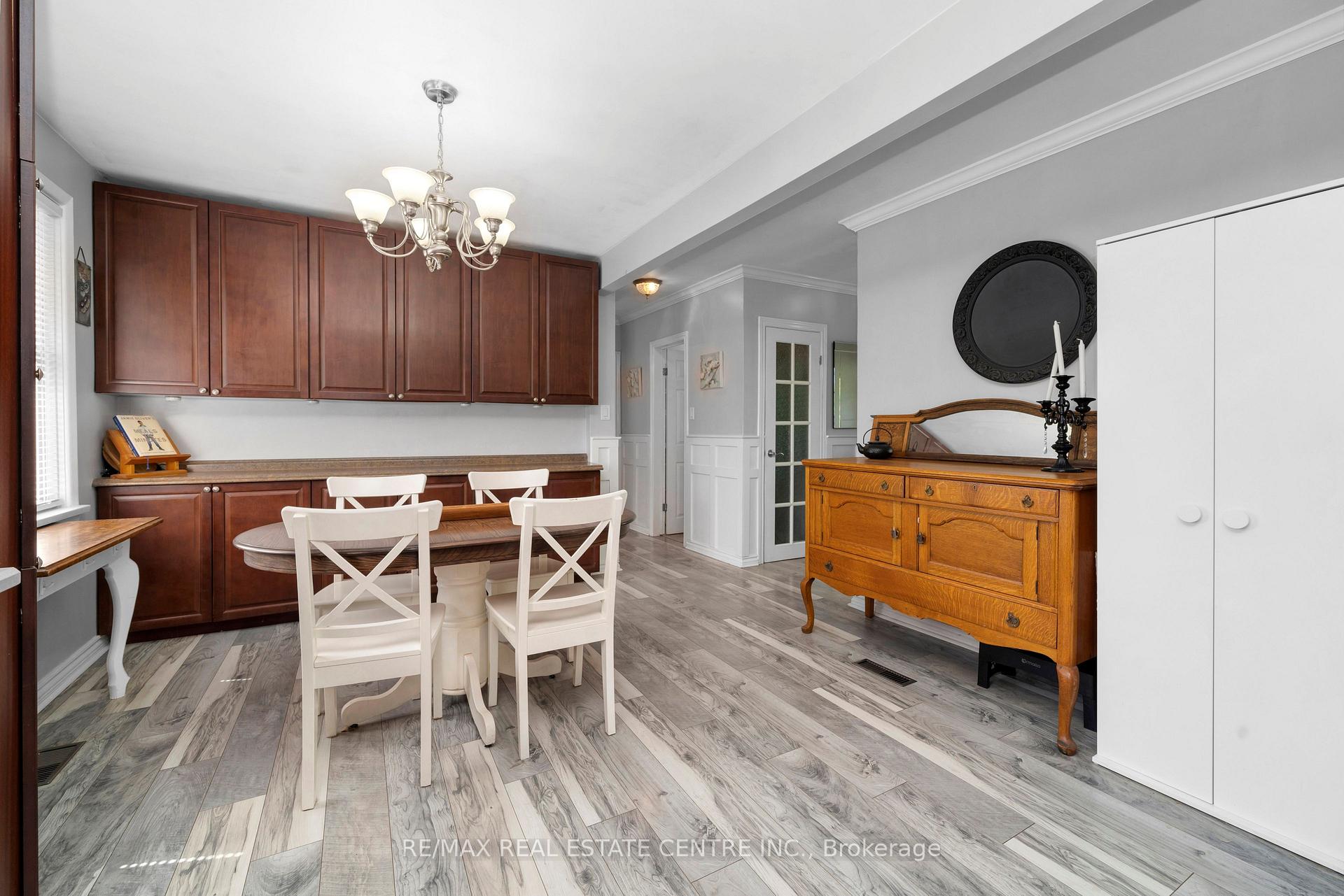 Photo 9 of 2 Bard Lane, Halton Hills, Georgetown — HOMEH