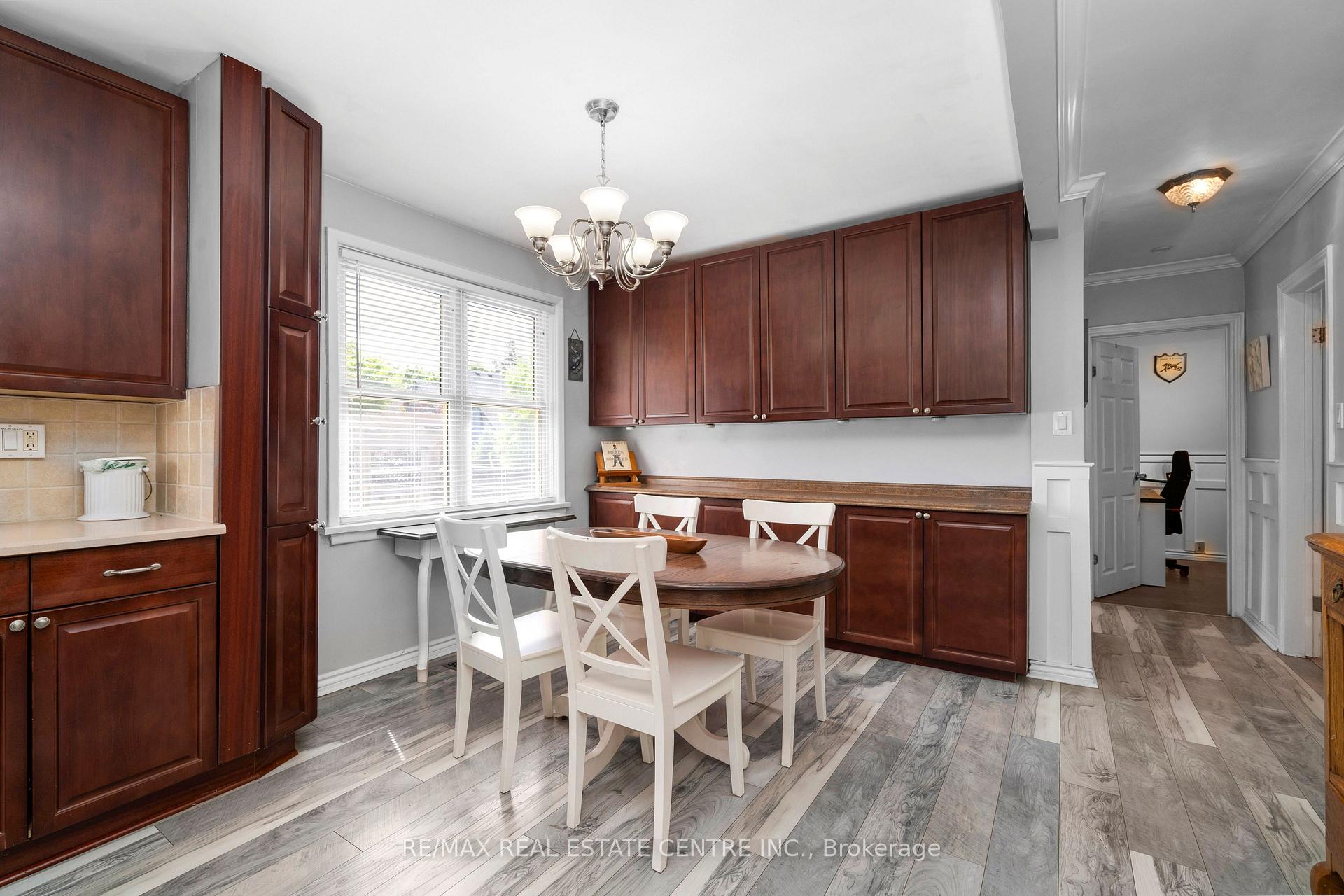 Photo 10 of 2 Bard Lane, Halton Hills, Georgetown — HOMEH