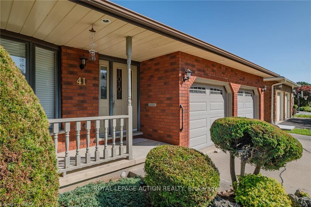 Photo 5 of 41 Royal Oak Drive, Brantford, Greenbrier — HOMEH