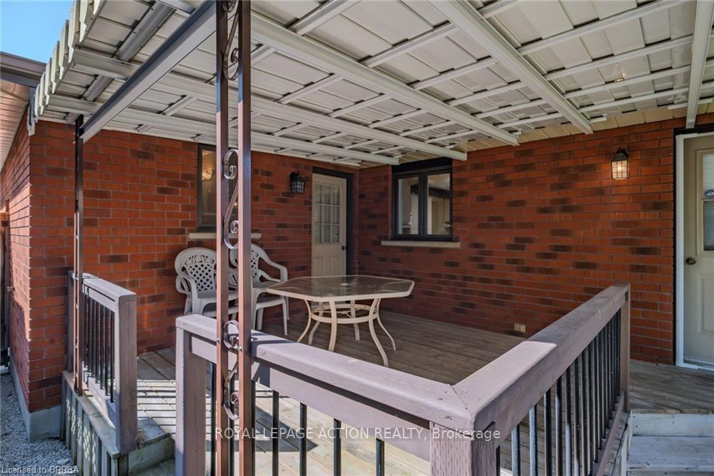 Photo 8 of 41 Royal Oak Drive, Brantford, Greenbrier — HOMEH