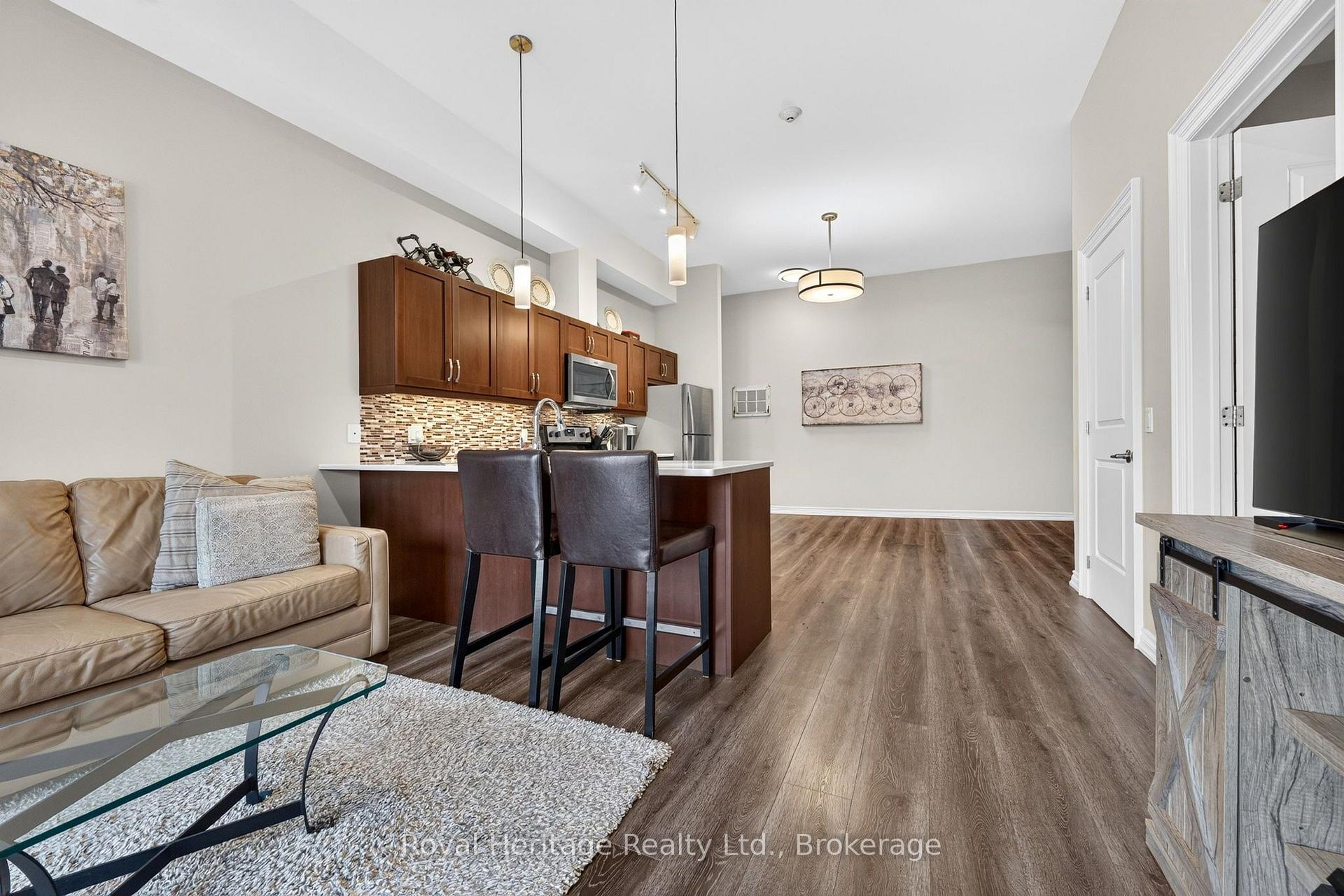 Photo 11 of Unit 204, 25 King Street, Kawartha Lakes, Lindsay — HOMEH