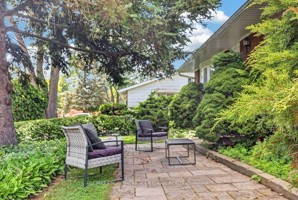 Photo 3 of 393 Enfield Road, Burlington, LaSalle — HOMEH
