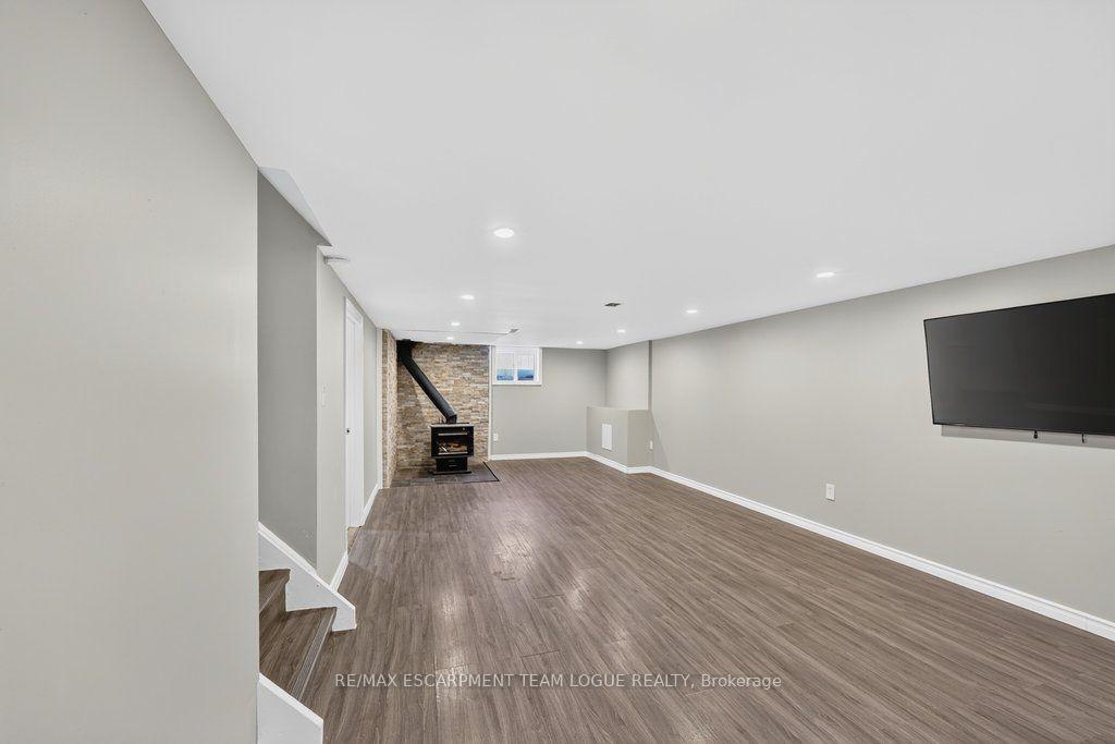 Photo 18 of 393 Enfield Road, Burlington, LaSalle — HOMEH