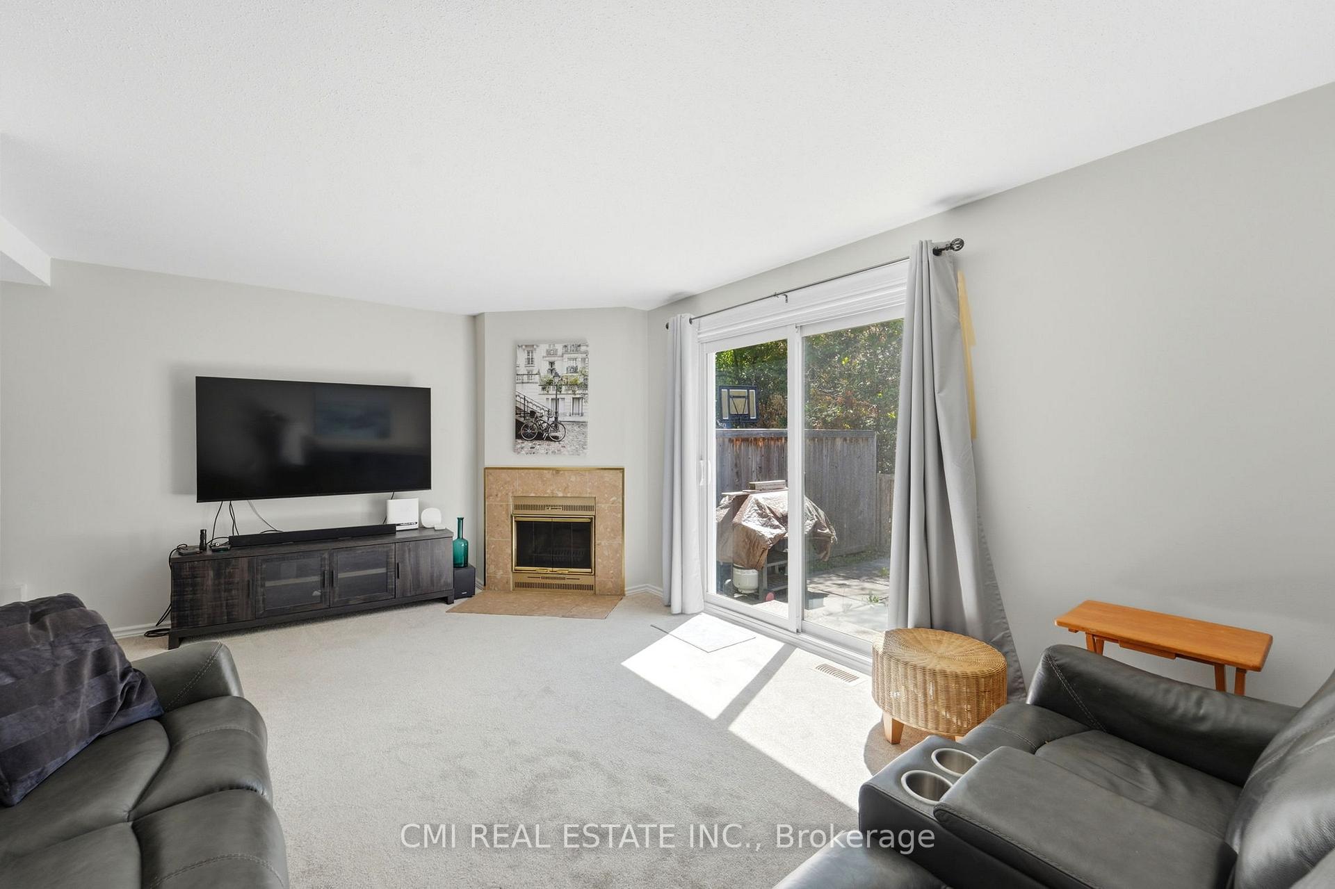 Photo 15 of Unit B, 1765 Lamoureux Drive, Ottawa, Queenswood Heights South — HOMEH