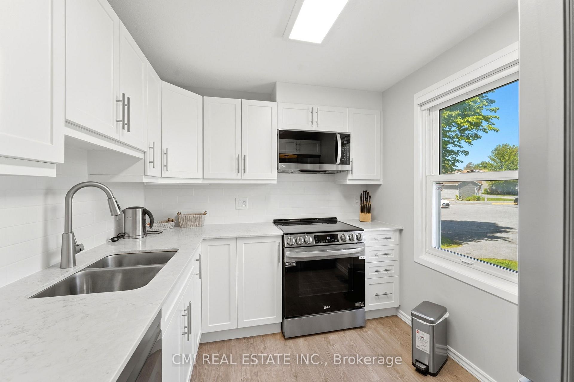 Photo 17 of Unit B, 1765 Lamoureux Drive, Ottawa, Queenswood Heights South — HOMEH