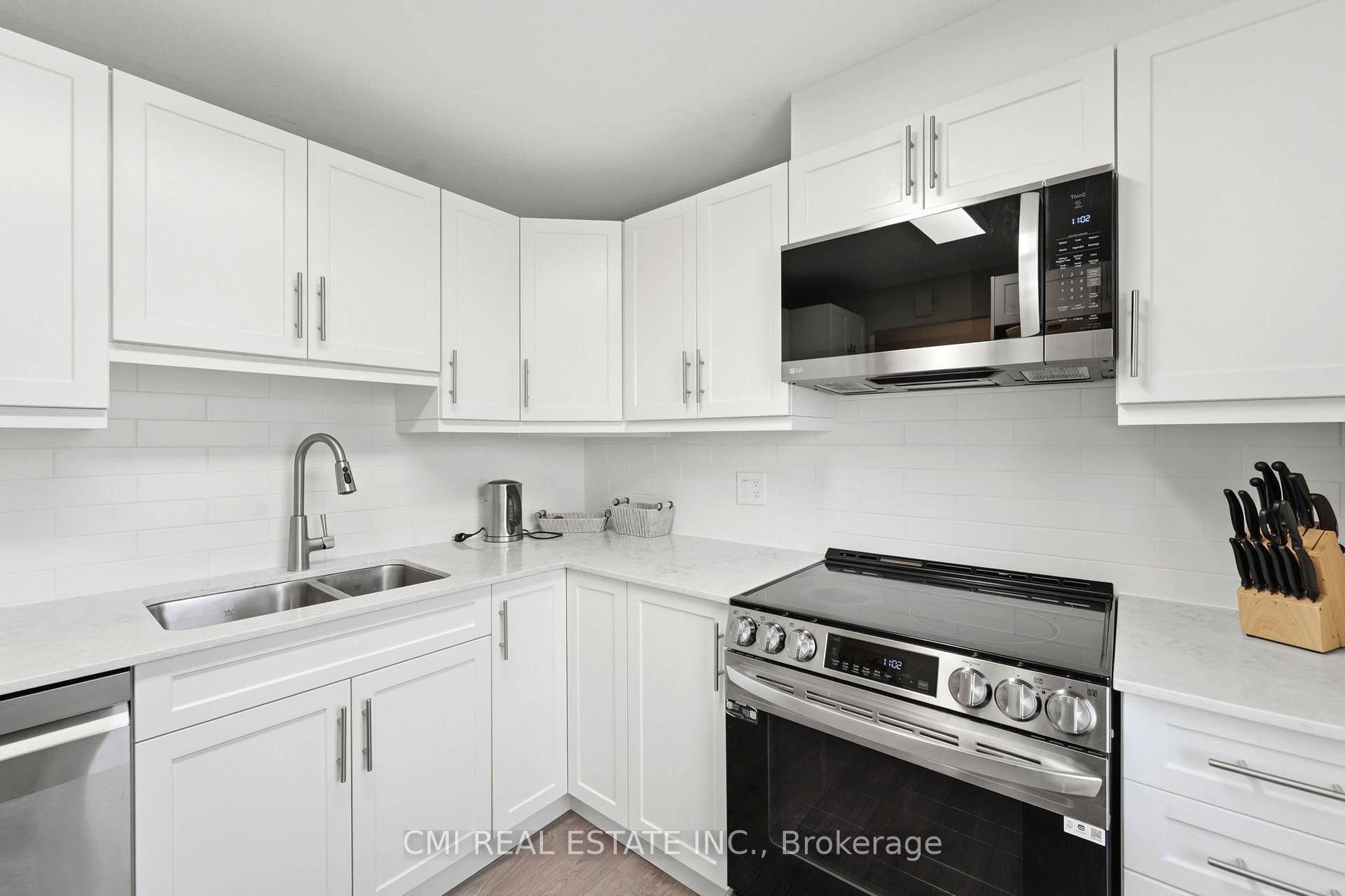 Photo 18 of Unit B, 1765 Lamoureux Drive, Ottawa, Queenswood Heights South — HOMEH