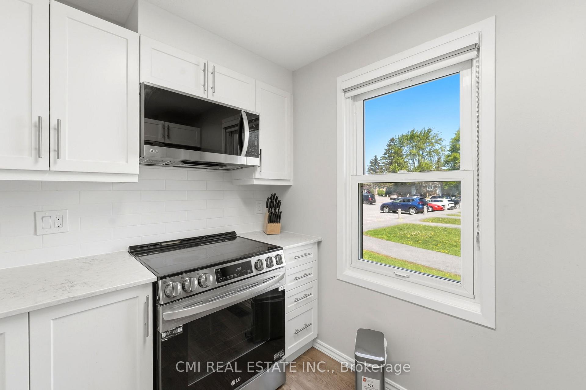 Photo 19 of Unit B, 1765 Lamoureux Drive, Ottawa, Queenswood Heights South — HOMEH