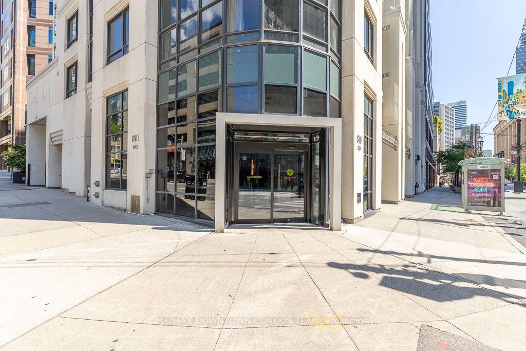 Photo 3 of Unit 611, 801 Bay Street, Toronto, Bay Street Corridor — HOMEH