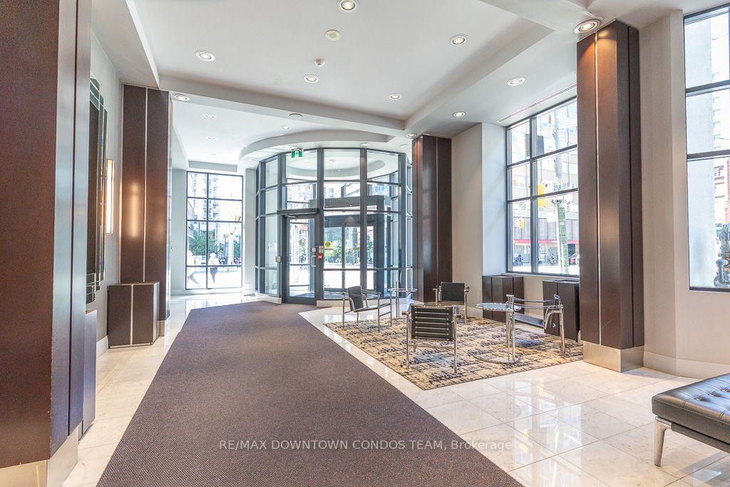 Photo 4 of Unit 611, 801 Bay Street, Toronto, Bay Street Corridor — HOMEH