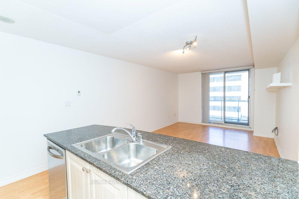 Photo 9 of Unit 611, 801 Bay Street, Toronto, Bay Street Corridor — HOMEH