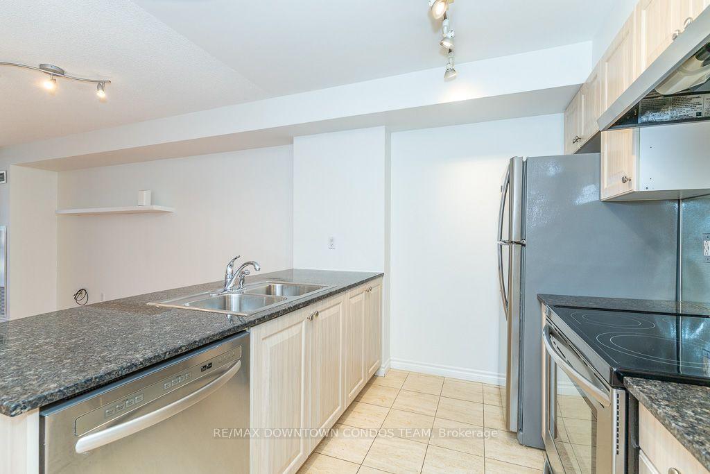 Photo 11 of Unit 611, 801 Bay Street, Toronto, Bay Street Corridor — HOMEH