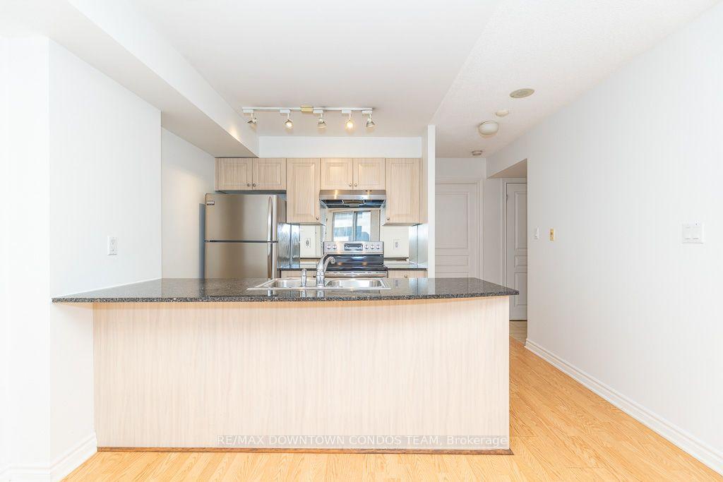 Photo 12 of Unit 611, 801 Bay Street, Toronto, Bay Street Corridor — HOMEH