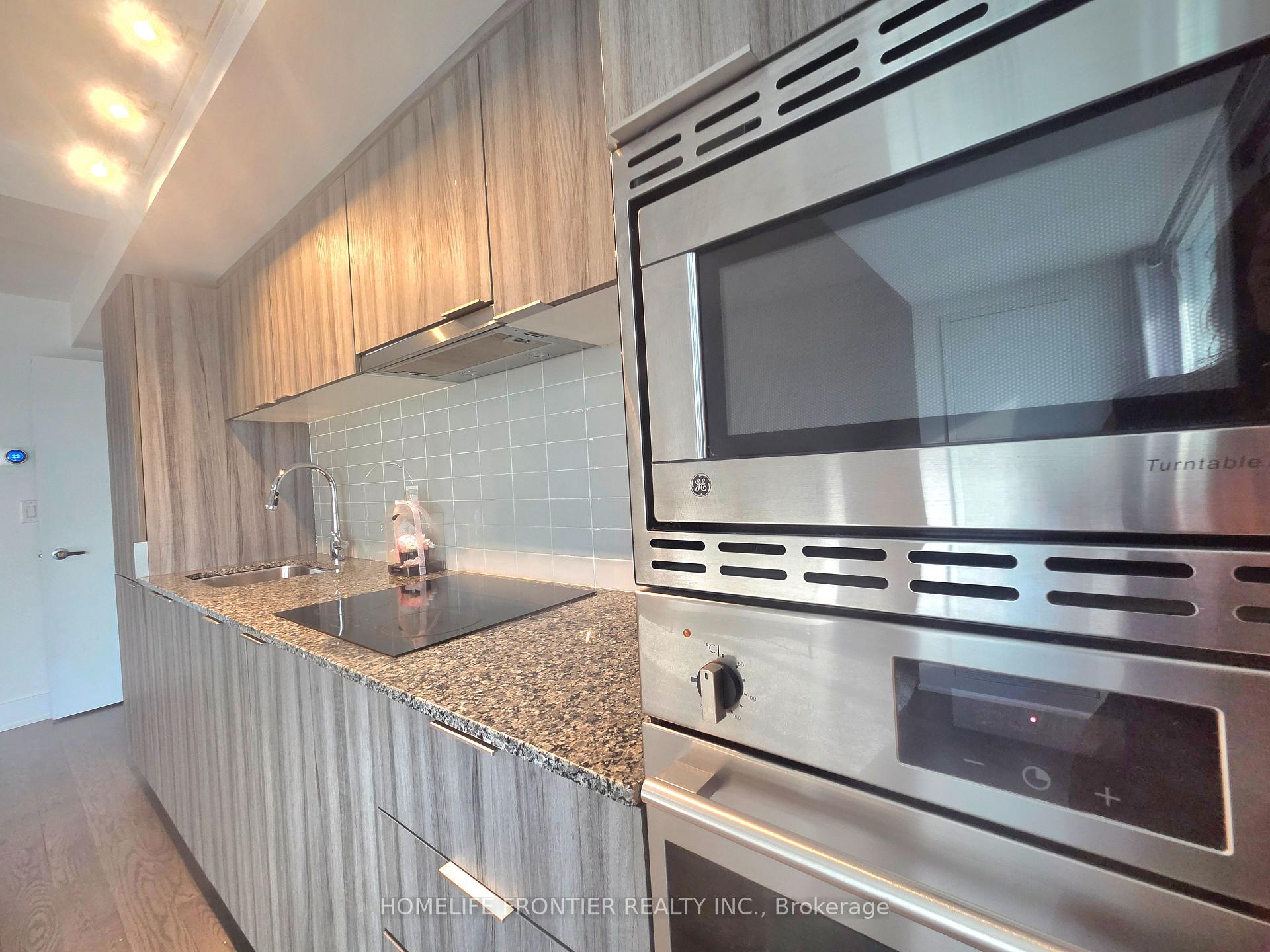 Photo 3 of Unit 1701, 955 Bay Street, Toronto, Bay Street Corridor — HOMEH