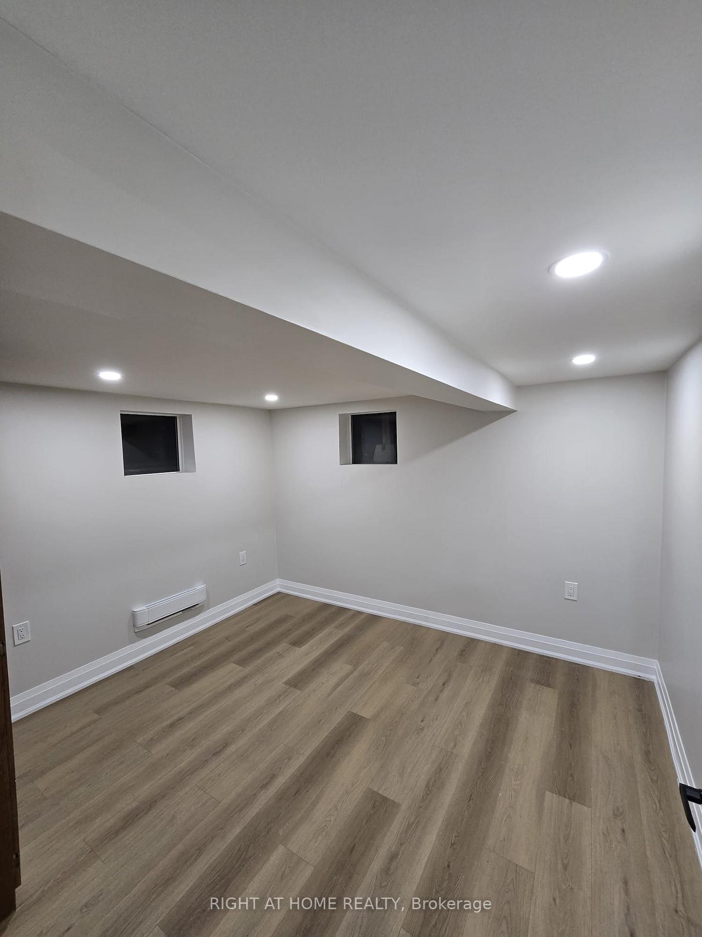 Photo 11 of 140 Napier Street, Sarnia — HOMEH