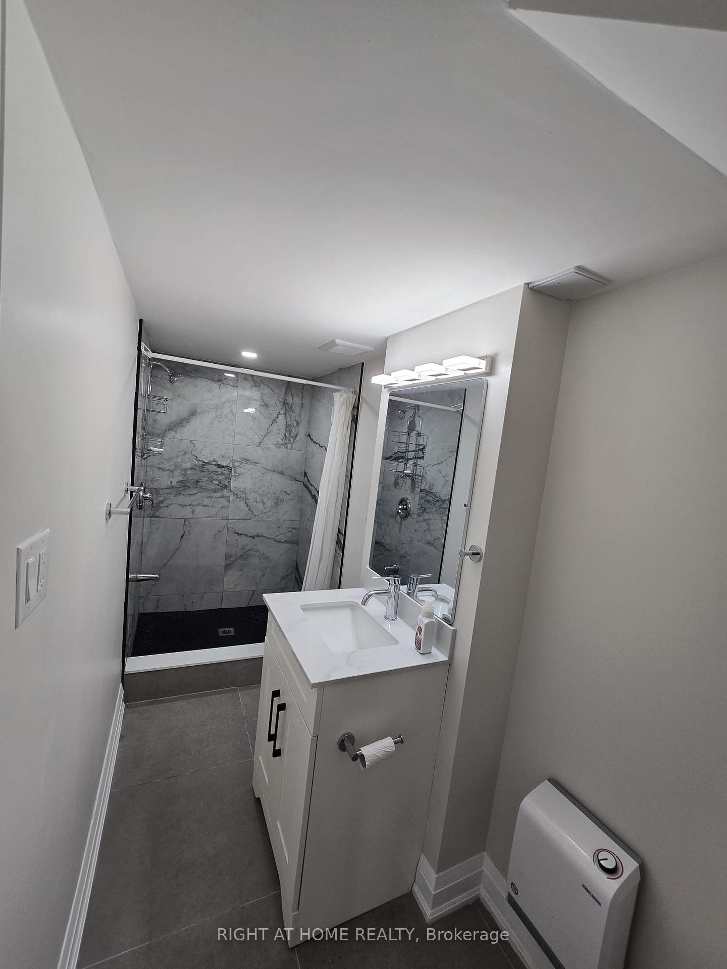 Photo 14 of 140 Napier Street, Sarnia — HOMEH