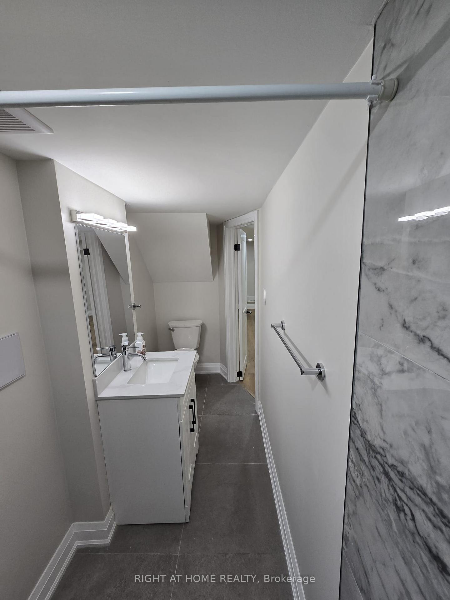 Photo 15 of 140 Napier Street, Sarnia — HOMEH