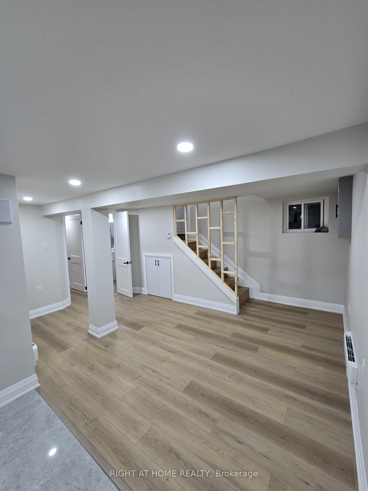 Photo 16 of 140 Napier Street, Sarnia — HOMEH