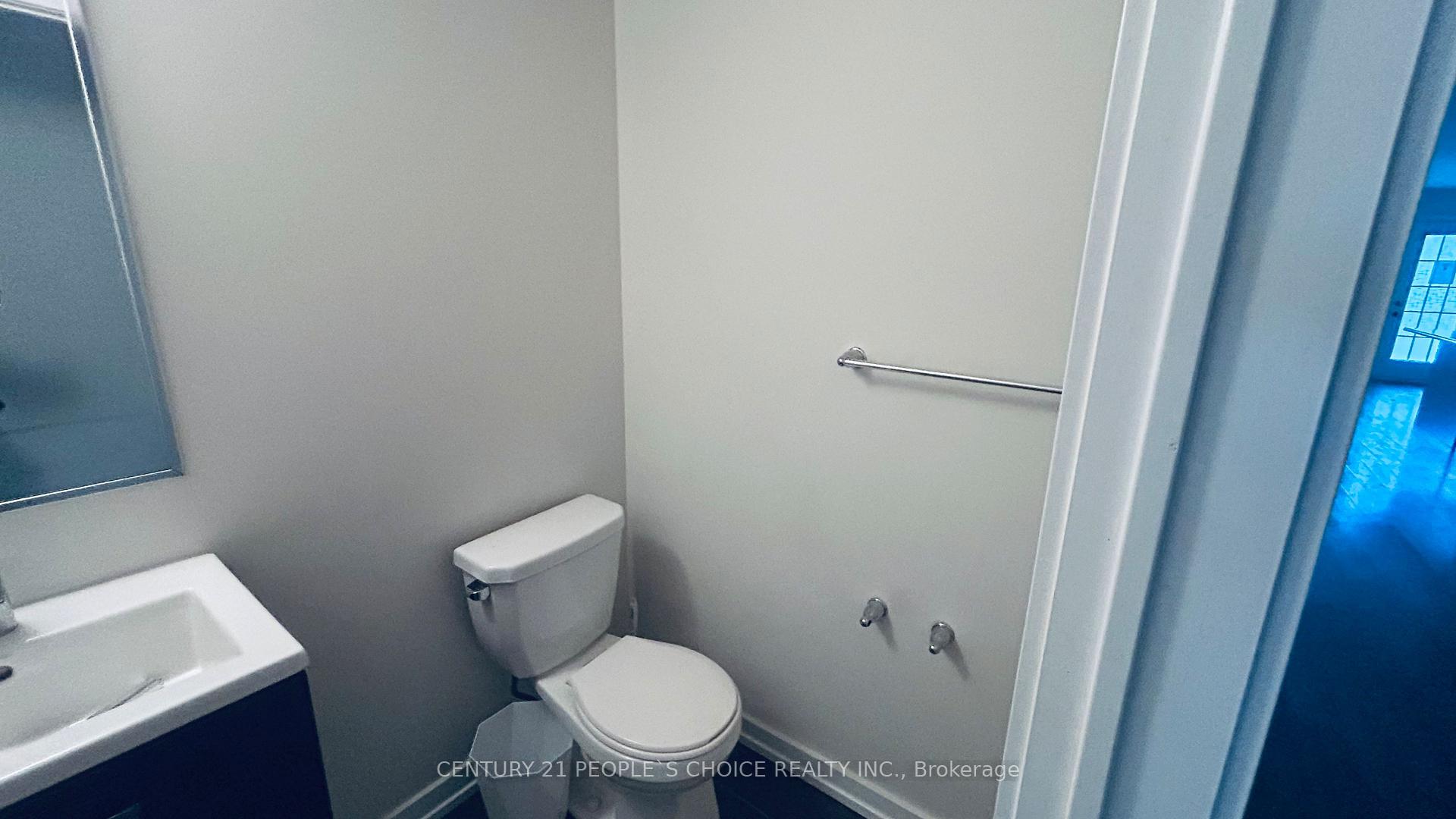 Photo 13 of 108 Golden Spring Drive, Brampton, Northwest Brampton — HOMEH