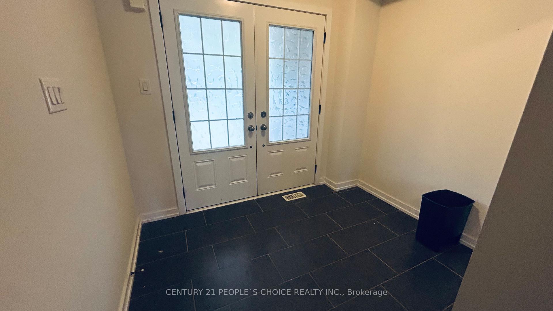 Photo 15 of 108 Golden Spring Drive, Brampton, Northwest Brampton — HOMEH