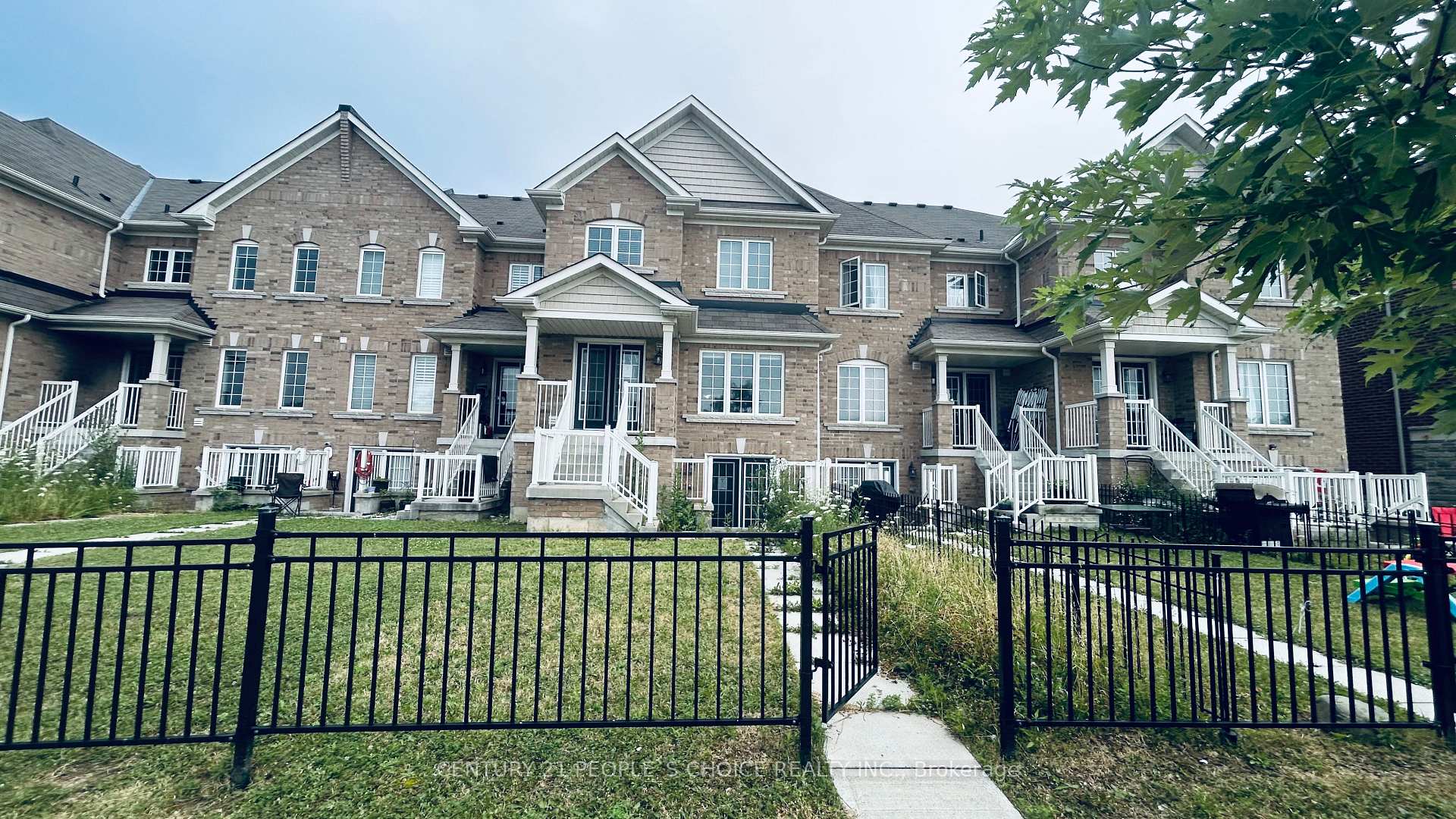 Photo 19 of 108 Golden Spring Drive, Brampton, Northwest Brampton — HOMEH