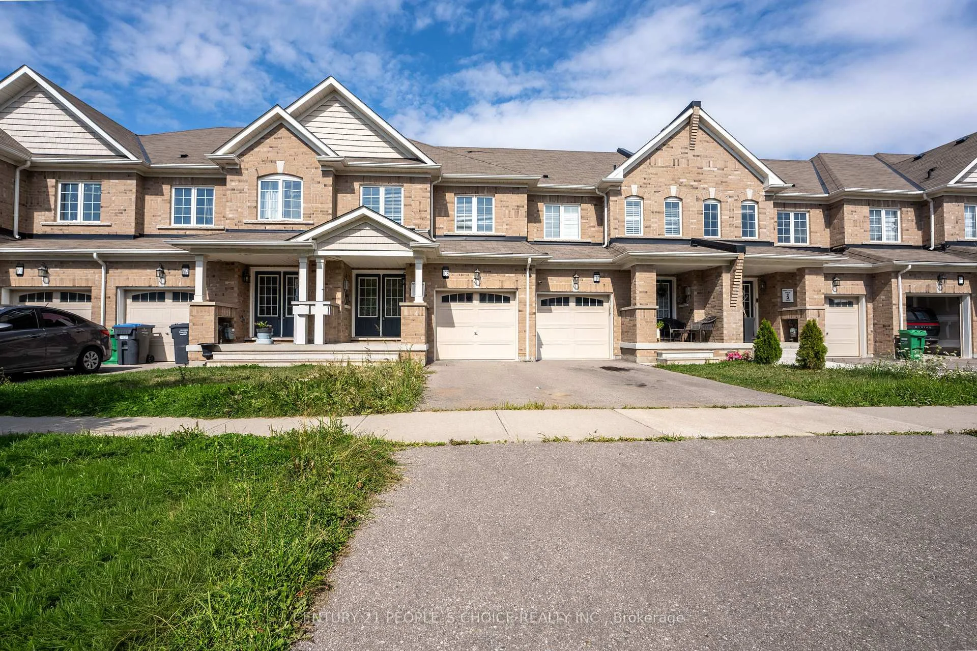 Photo 4 of 108 Golden Spring Drive, Brampton, Northwest Brampton — HOMEH