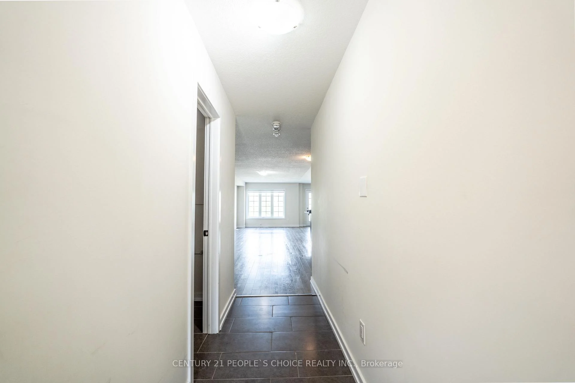 Photo 10 of 108 Golden Spring Drive, Brampton, Northwest Brampton — HOMEH