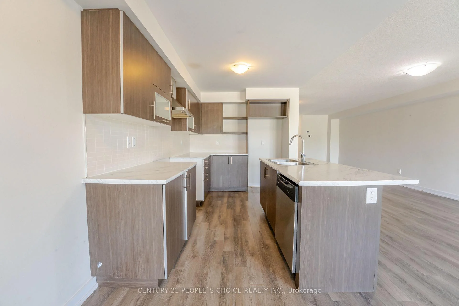 Photo 25 of 108 Golden Spring Drive, Brampton, Northwest Brampton — HOMEH