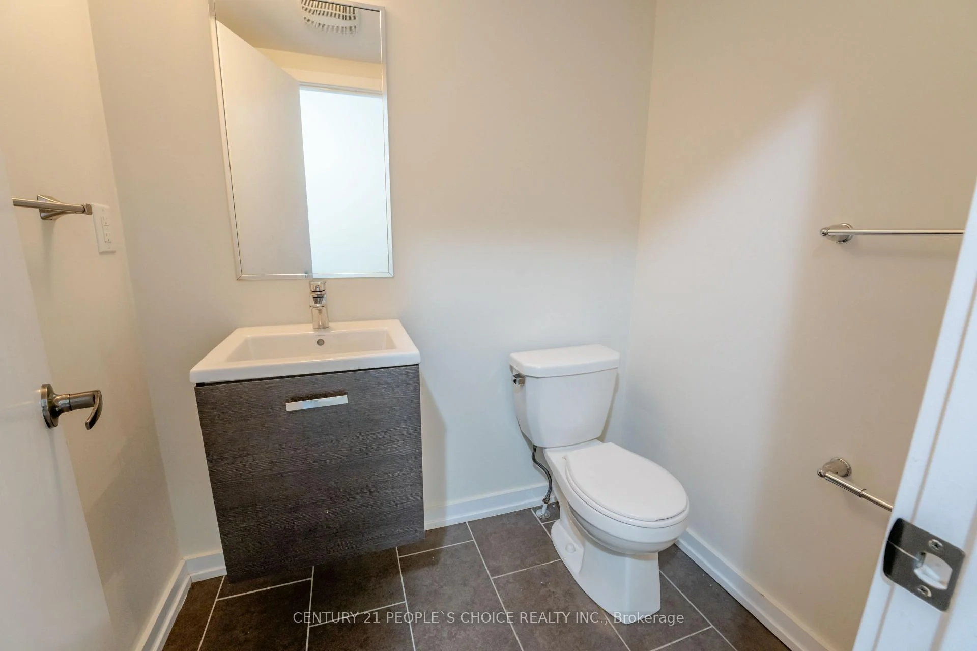 Photo 28 of 108 Golden Spring Drive, Brampton, Northwest Brampton — HOMEH