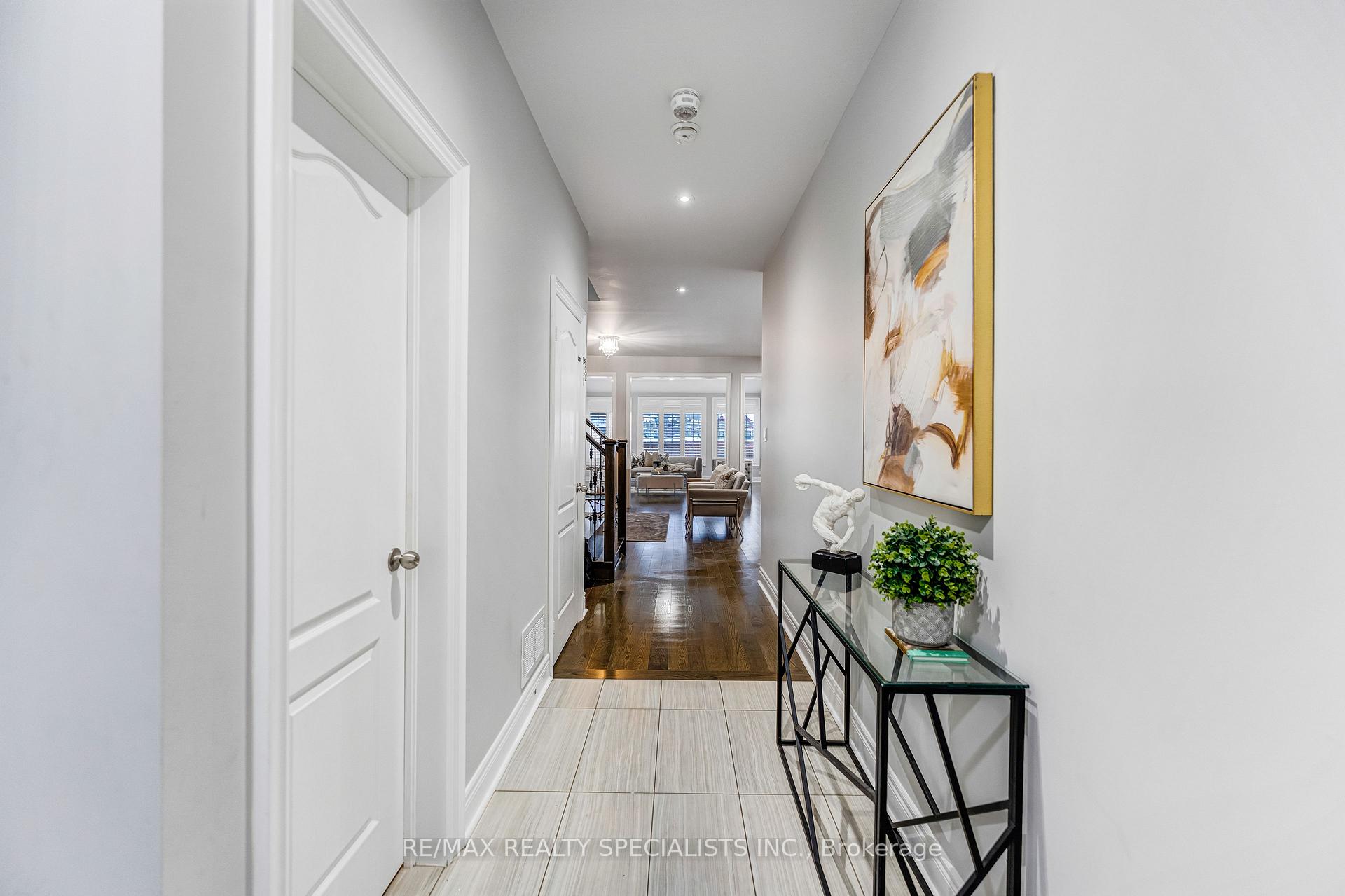Photo 3 of 171 Rising Hill Ridge, Brampton, Bram West — HOMEH