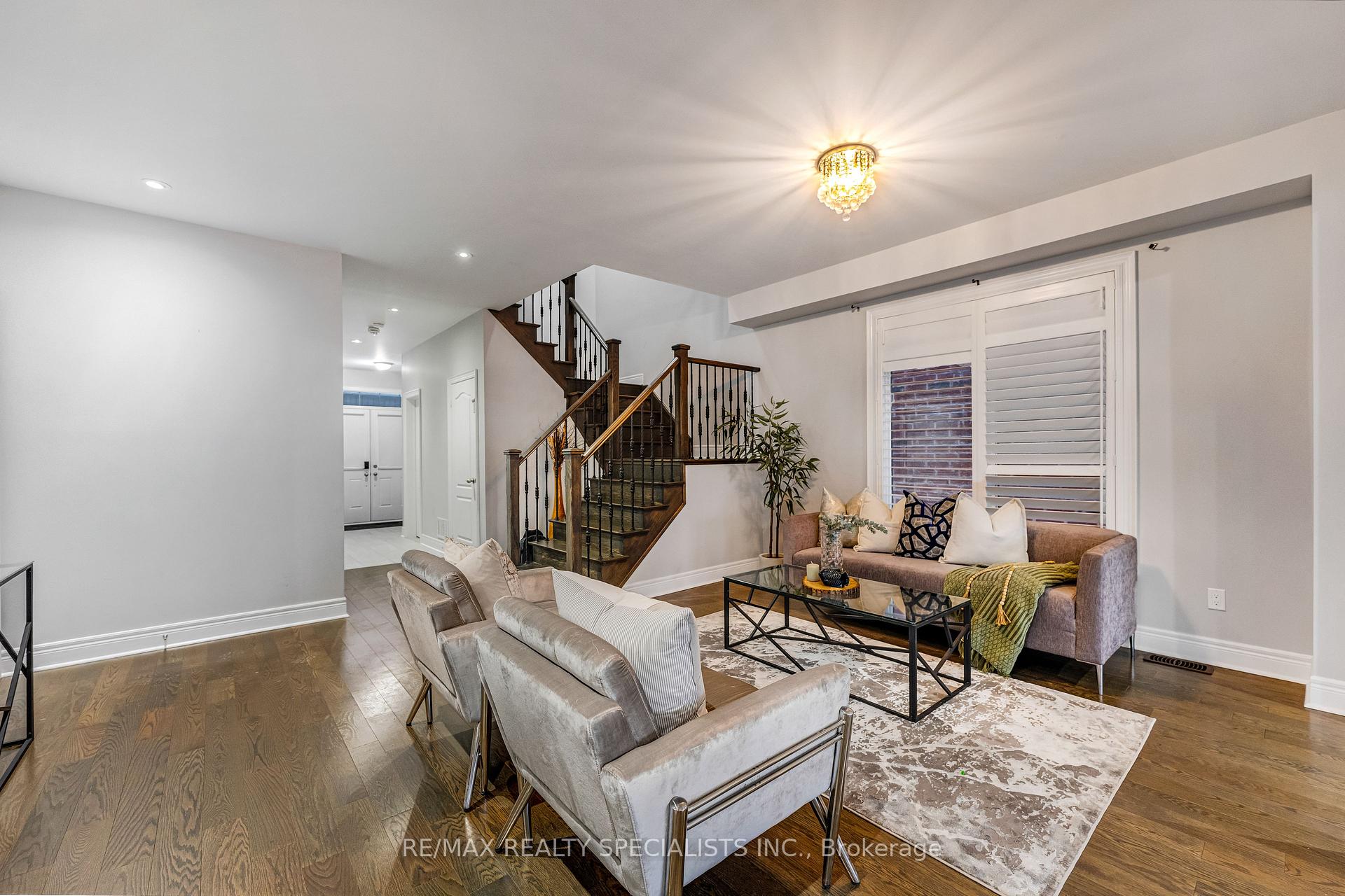 Photo 4 of 171 Rising Hill Ridge, Brampton, Bram West — HOMEH