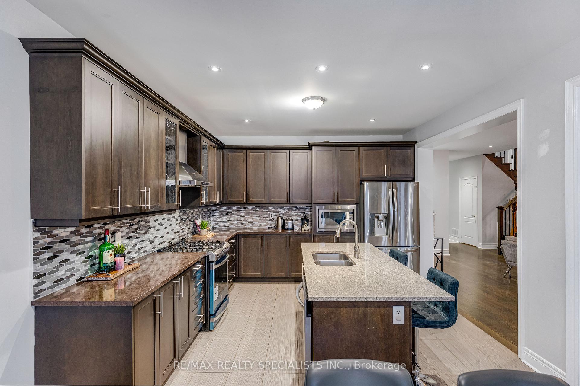 Photo 8 of 171 Rising Hill Ridge, Brampton, Bram West — HOMEH