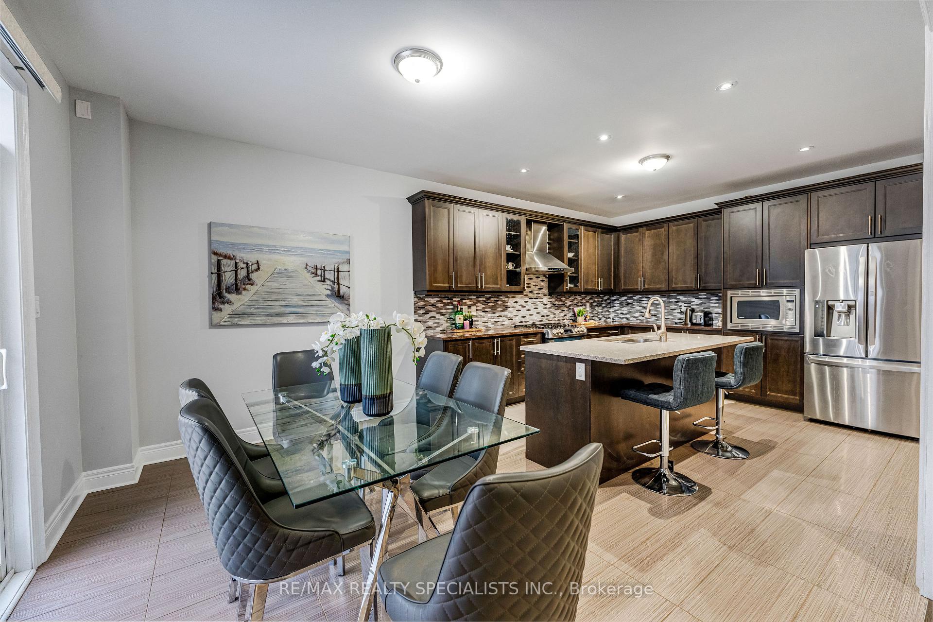 Photo 10 of 171 Rising Hill Ridge, Brampton, Bram West — HOMEH