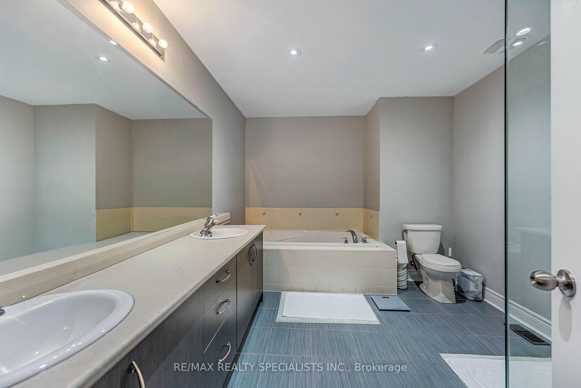 Photo 16 of 171 Rising Hill Ridge, Brampton, Bram West — HOMEH