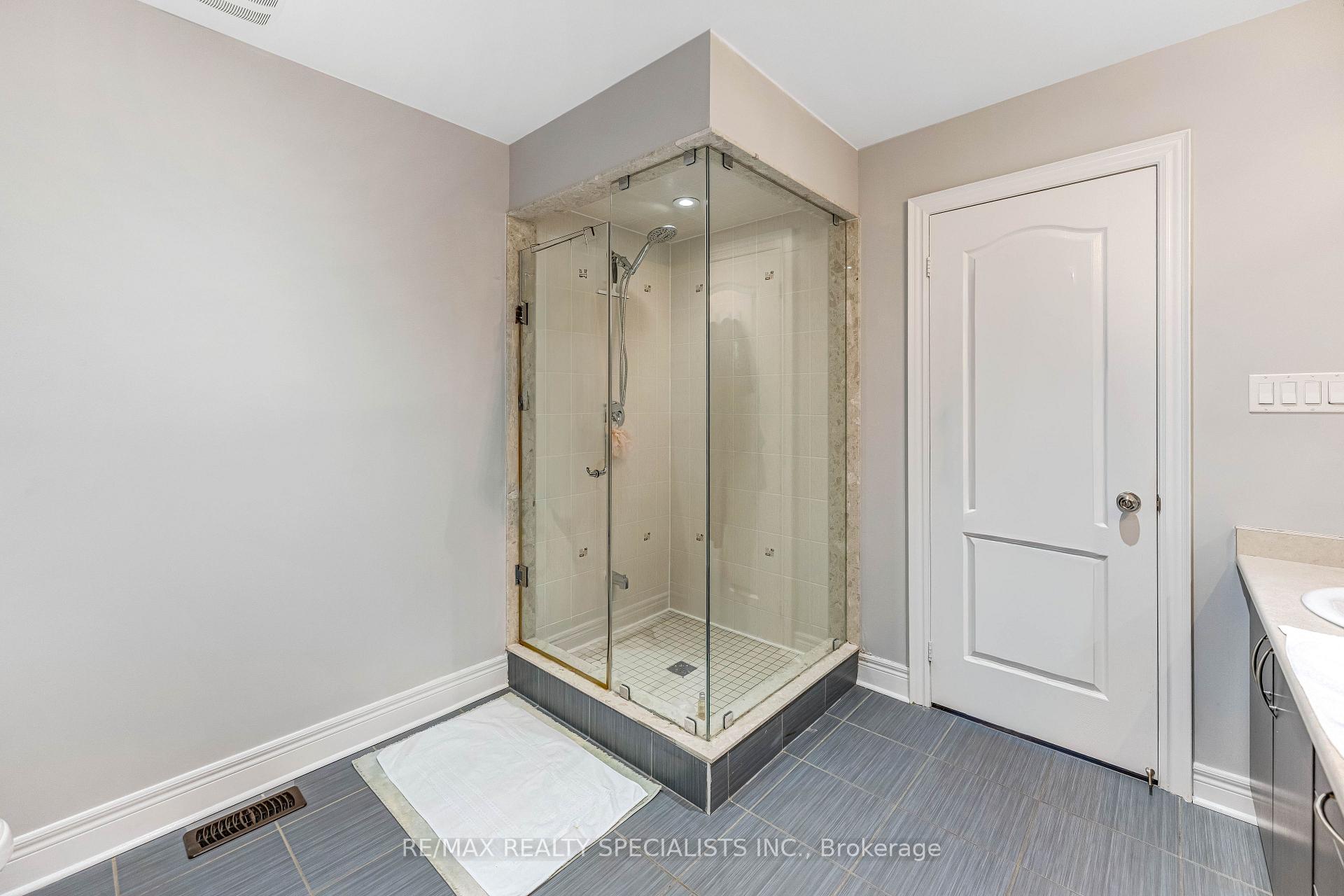 Photo 17 of 171 Rising Hill Ridge, Brampton, Bram West — HOMEH