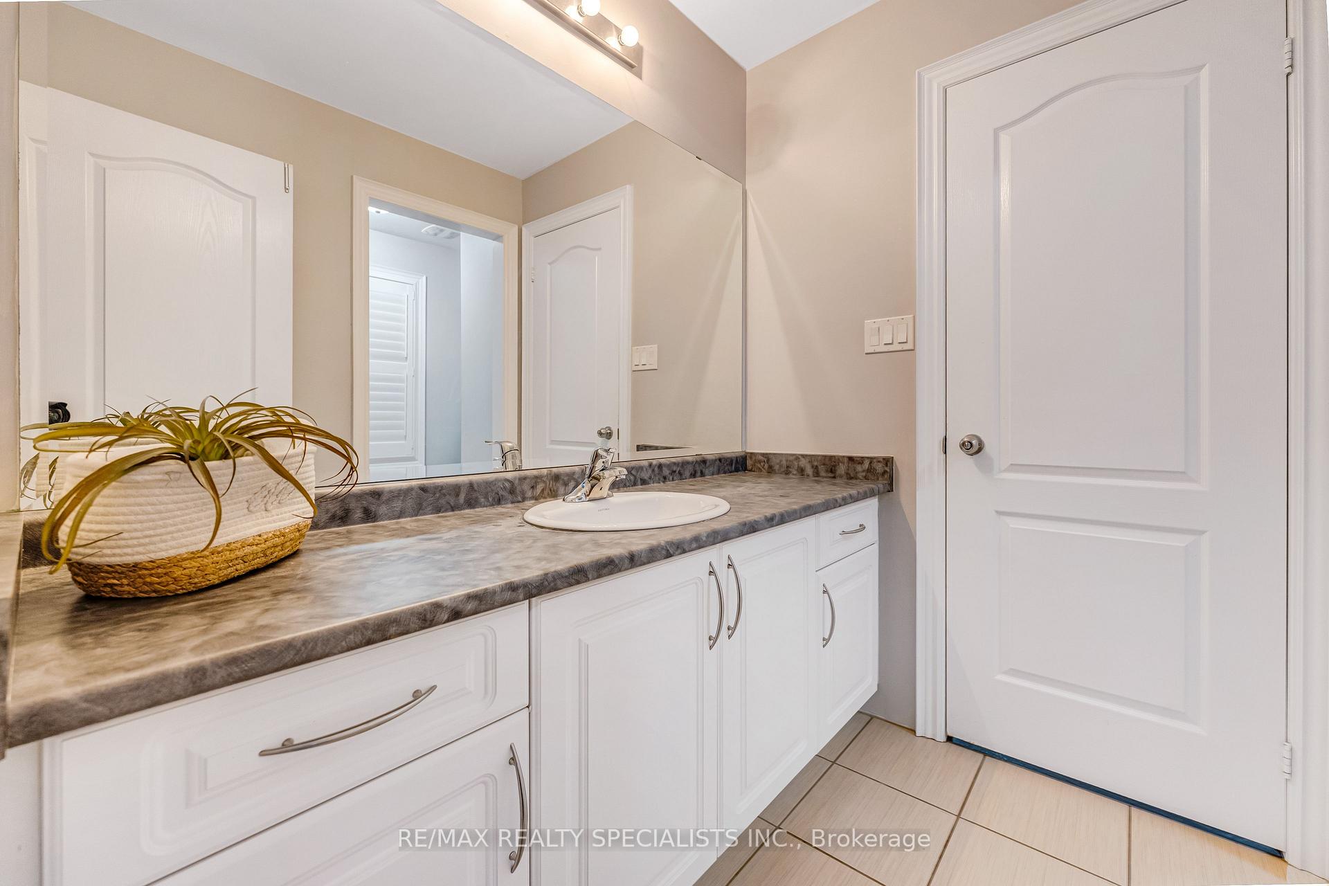 Photo 19 of 171 Rising Hill Ridge, Brampton, Bram West — HOMEH