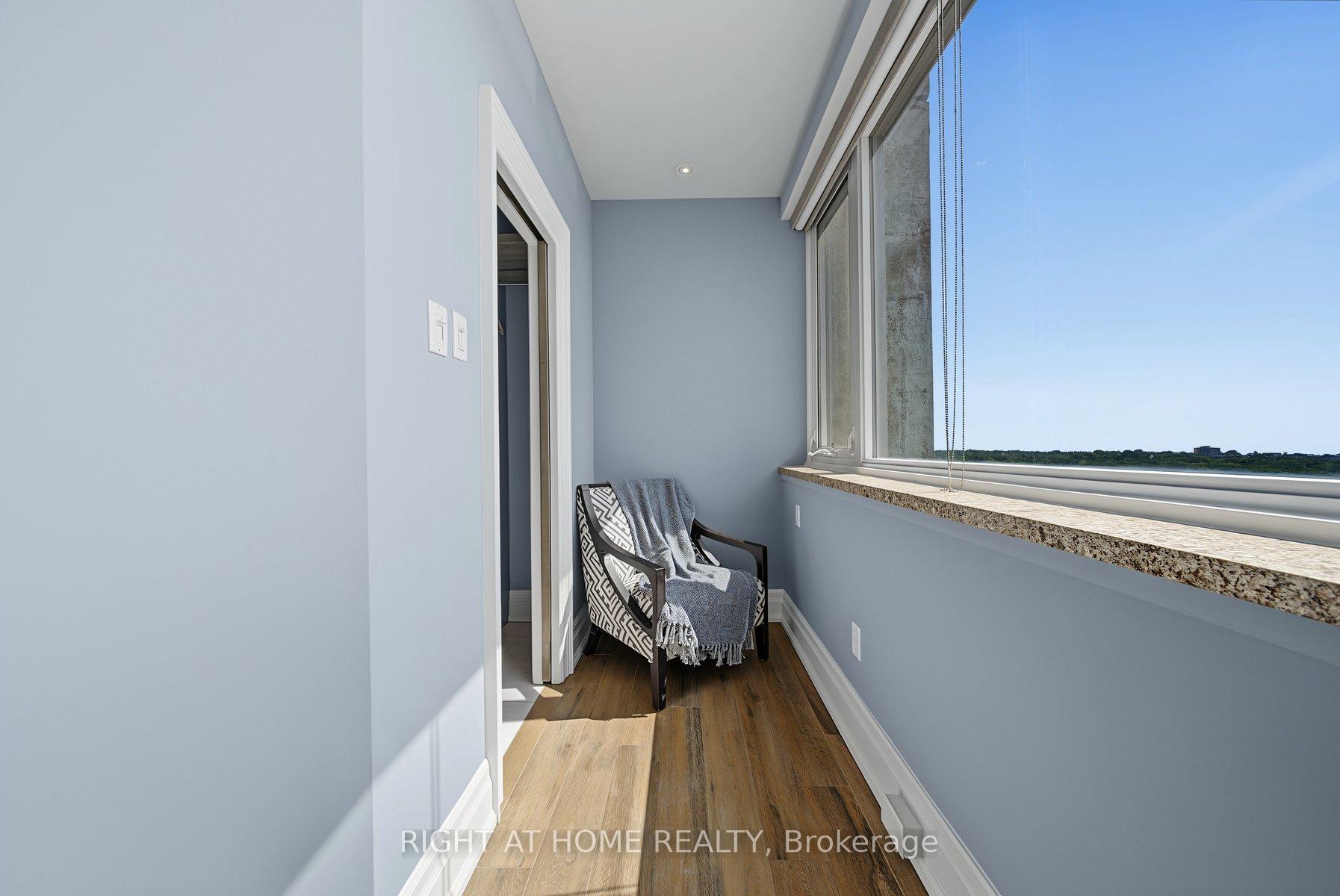 Photo 15 of Unit 1206, 20 Speers Road, Oakville, Central — HOMEH