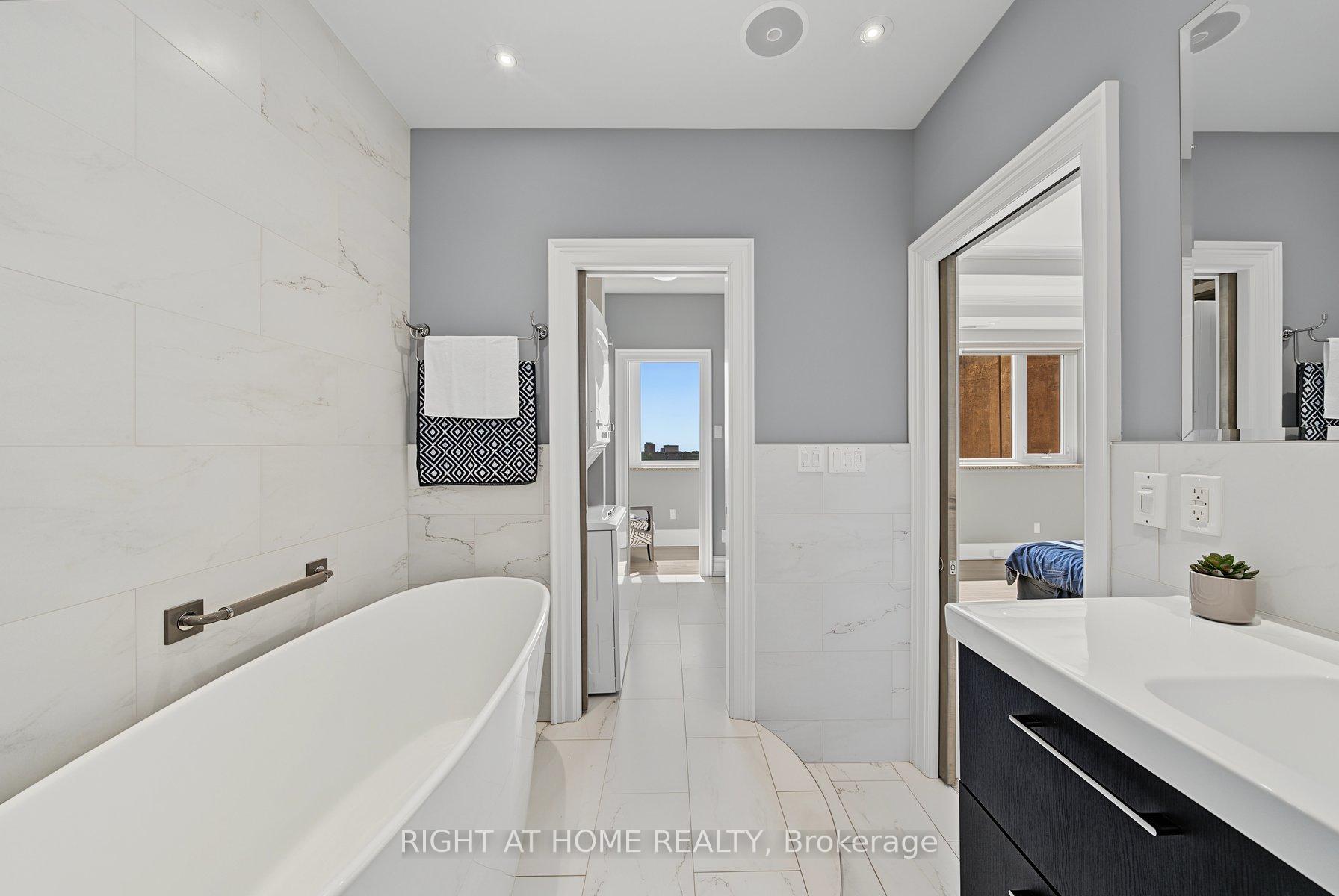 Photo 18 of Unit 1206, 20 Speers Road, Oakville, Central — HOMEH