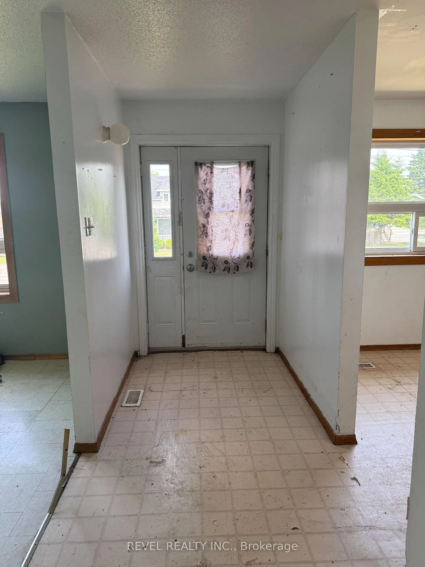 Photo 6 of 42 Gauthier Street, Kapuskasing, Fauquier — HOMEH