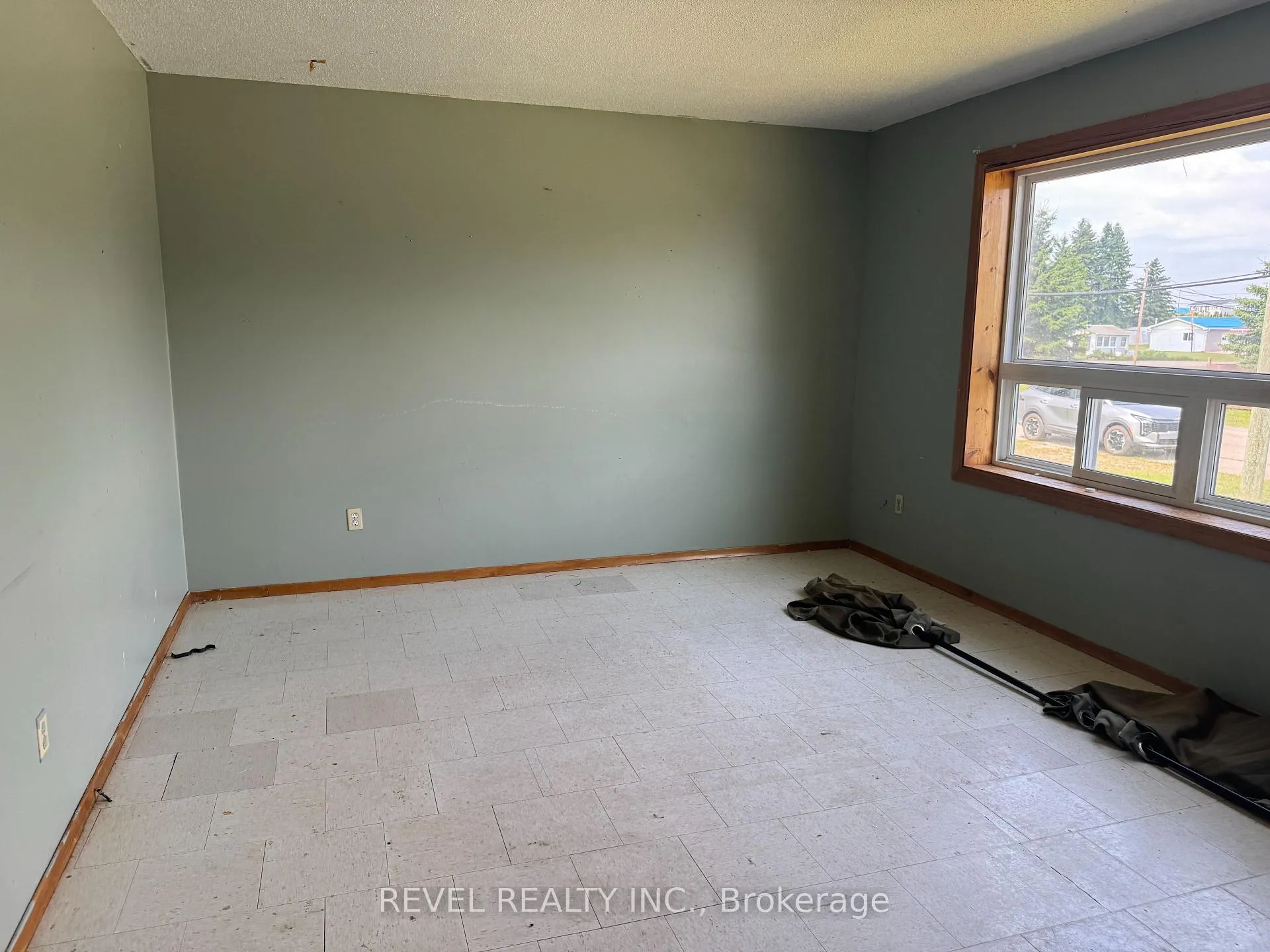 Photo 7 of 42 Gauthier Street, Kapuskasing, Fauquier — HOMEH