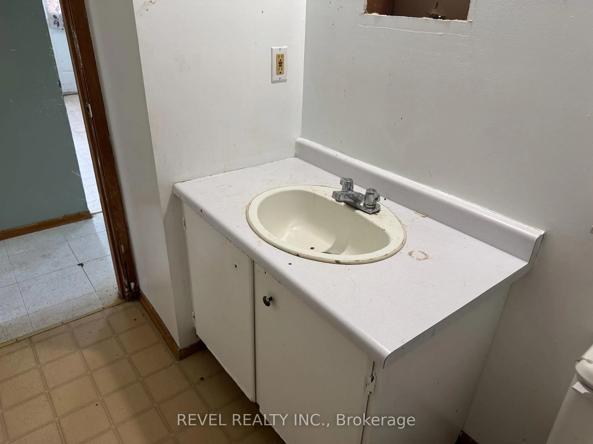 Photo 13 of 42 Gauthier Street, Kapuskasing, Fauquier — HOMEH