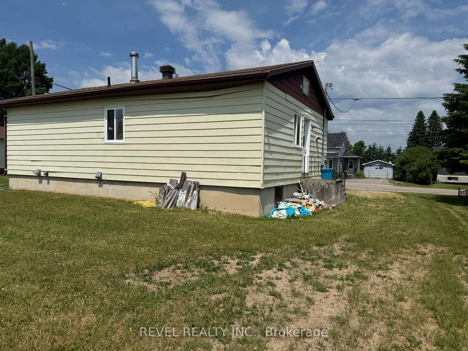 Photo 26 of 42 Gauthier Street, Kapuskasing, Fauquier — HOMEH
