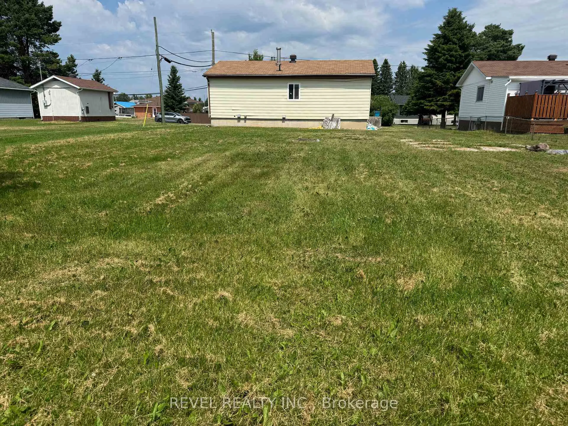 Photo 27 of 42 Gauthier Street, Kapuskasing, Fauquier — HOMEH