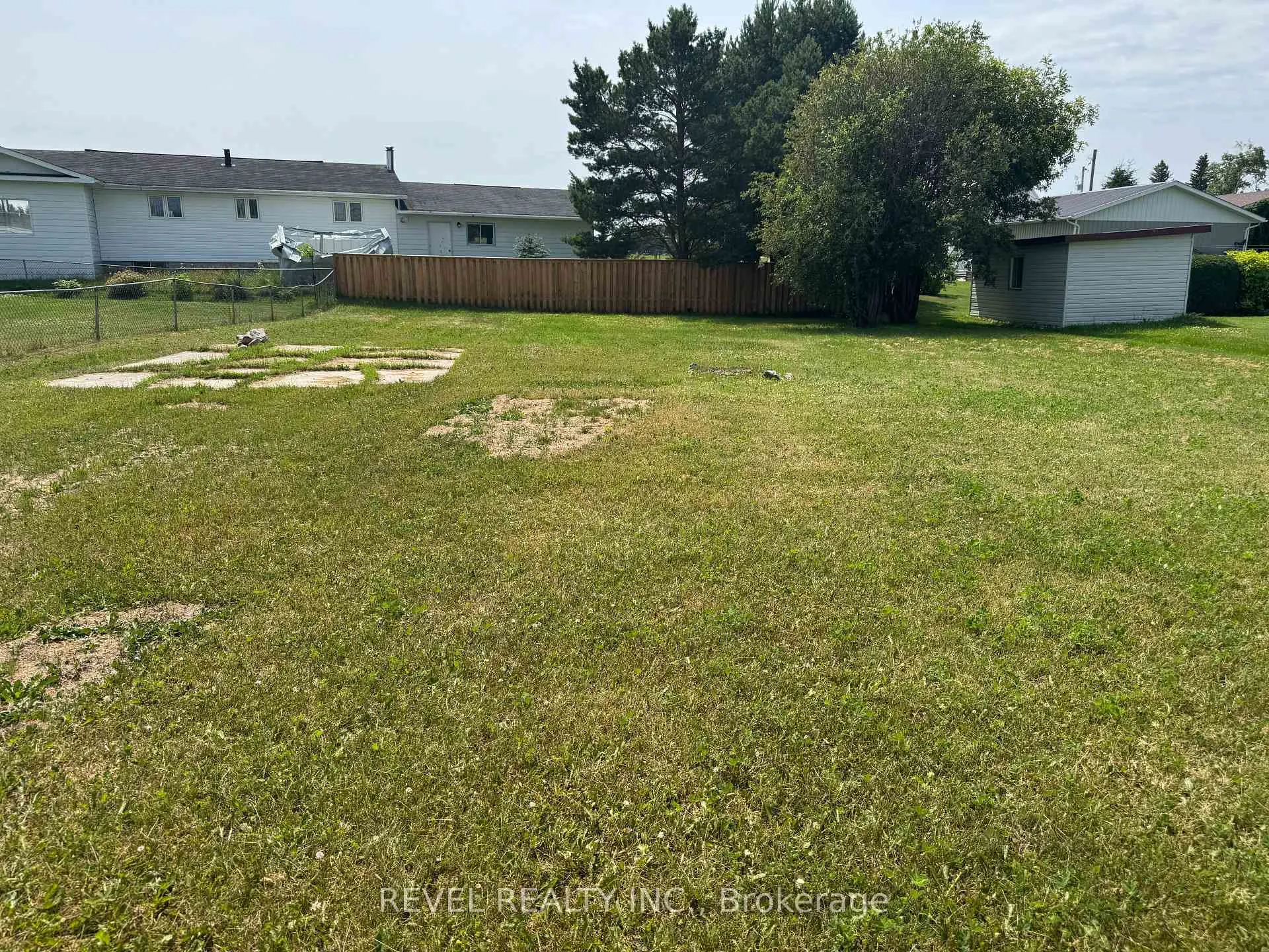 Photo 28 of 42 Gauthier Street, Kapuskasing, Fauquier — HOMEH