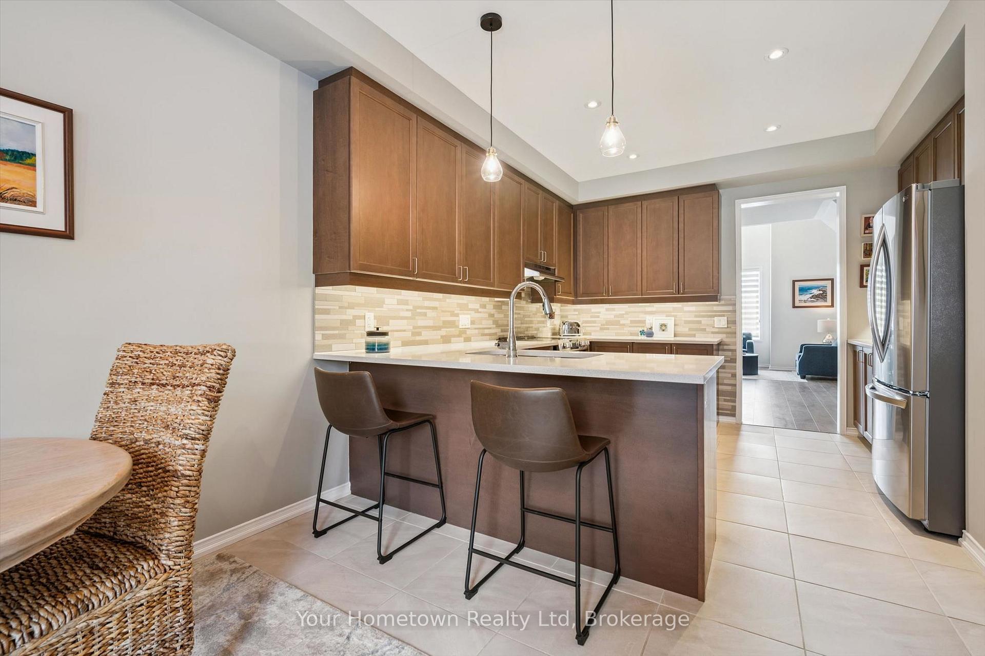 Photo 10 of Unit #5, 22 Kirvan Street, Centre Wellington, Fergus — HOMEH