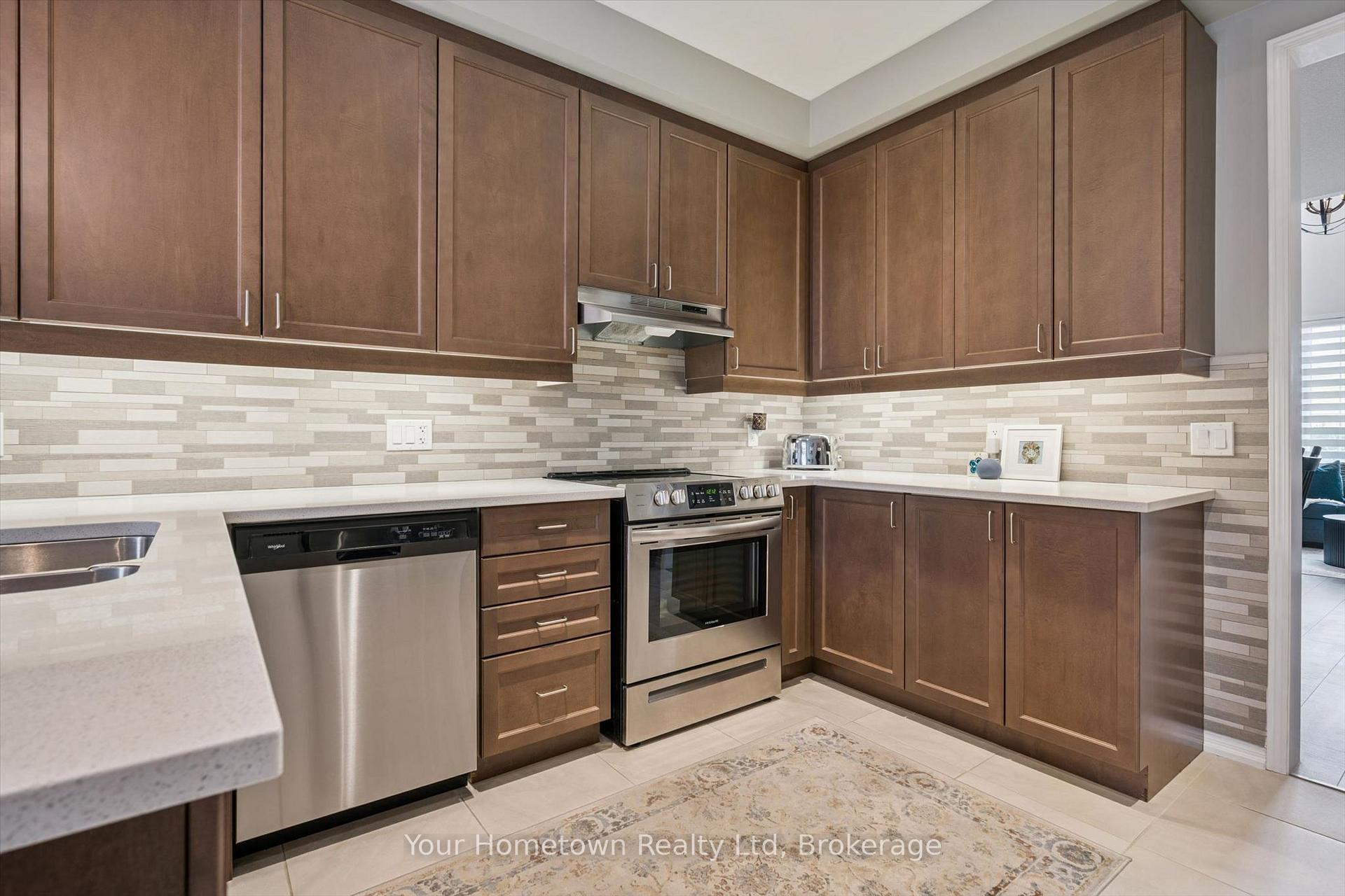 Photo 11 of Unit #5, 22 Kirvan Street, Centre Wellington, Fergus — HOMEH