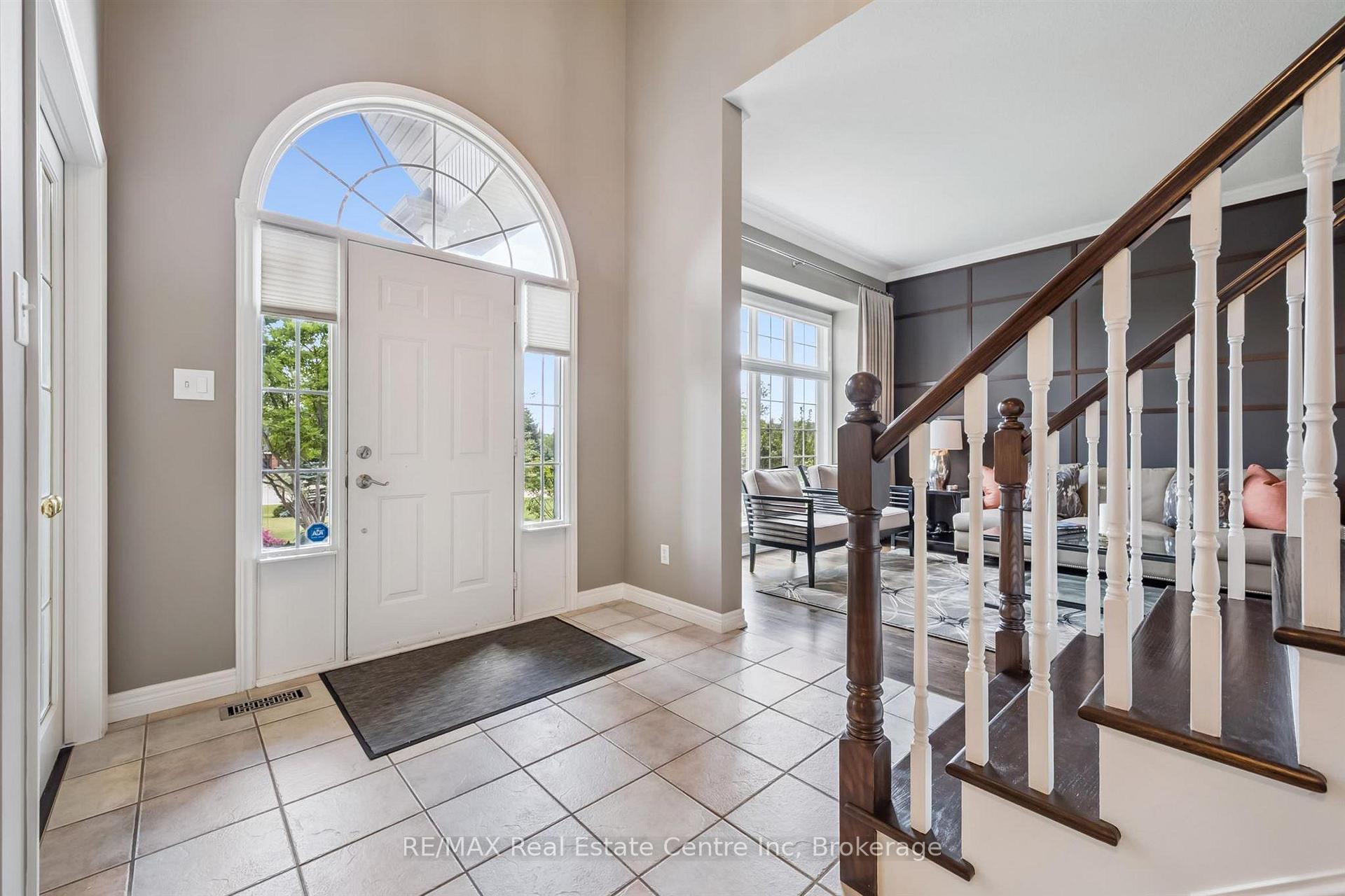 Photo 4 of 12 Telfer Glen Street, Puslinch, Morriston — HOMEH