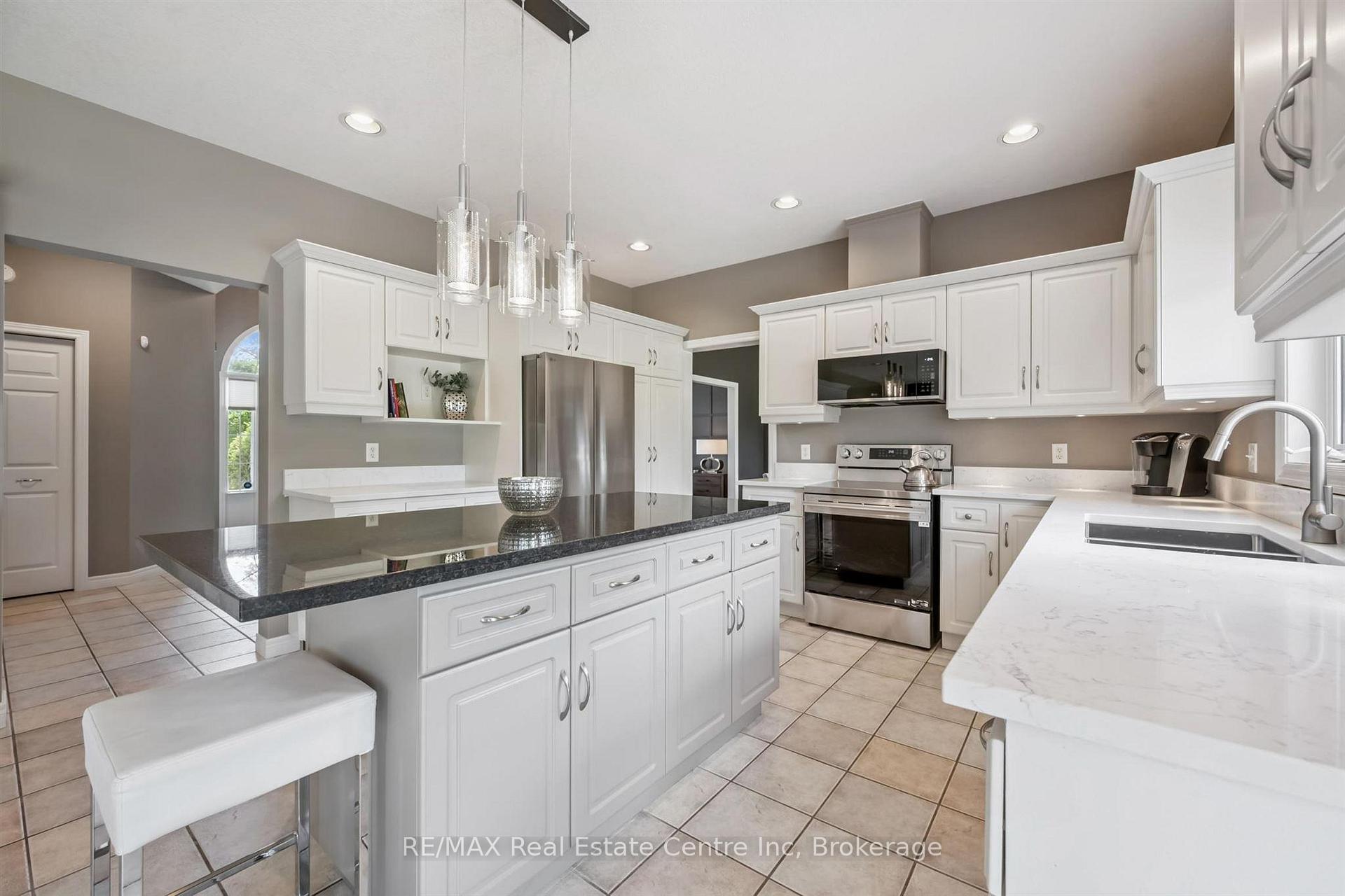 Photo 11 of 12 Telfer Glen Street, Puslinch, Morriston — HOMEH