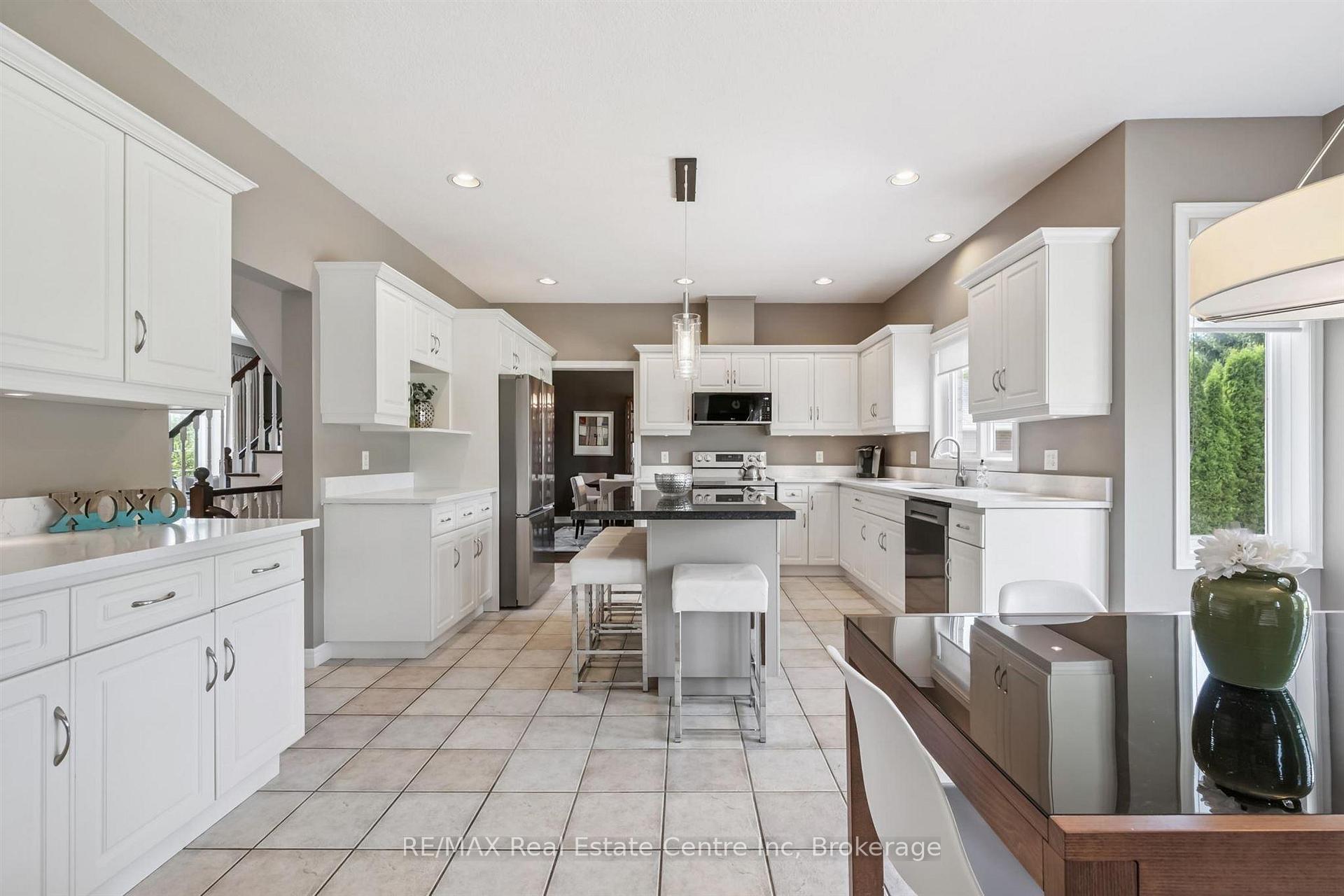 Photo 13 of 12 Telfer Glen Street, Puslinch, Morriston — HOMEH