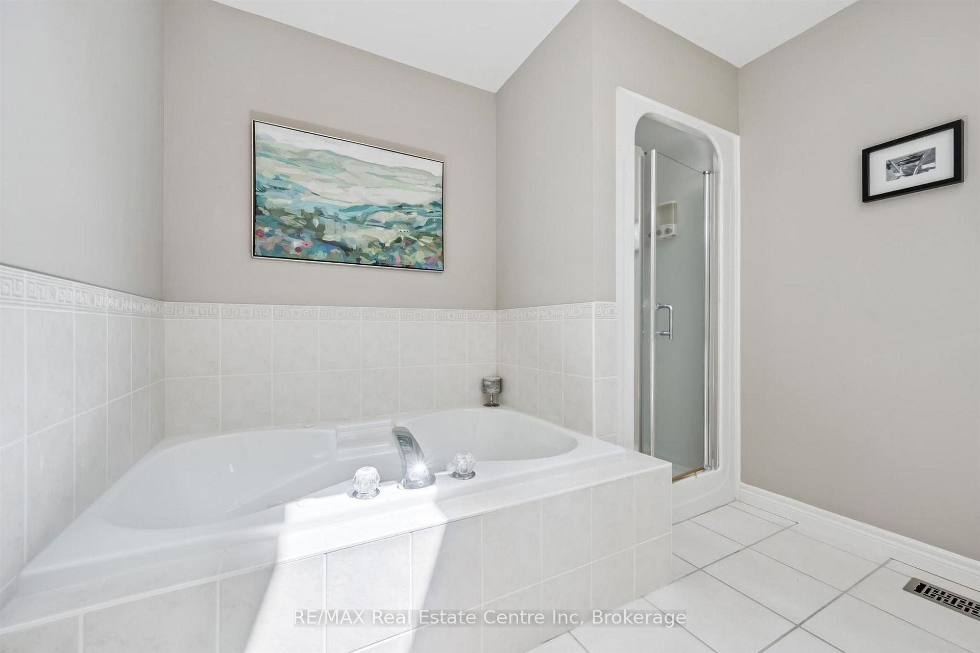 Photo 23 of 12 Telfer Glen Street, Puslinch, Morriston — HOMEH