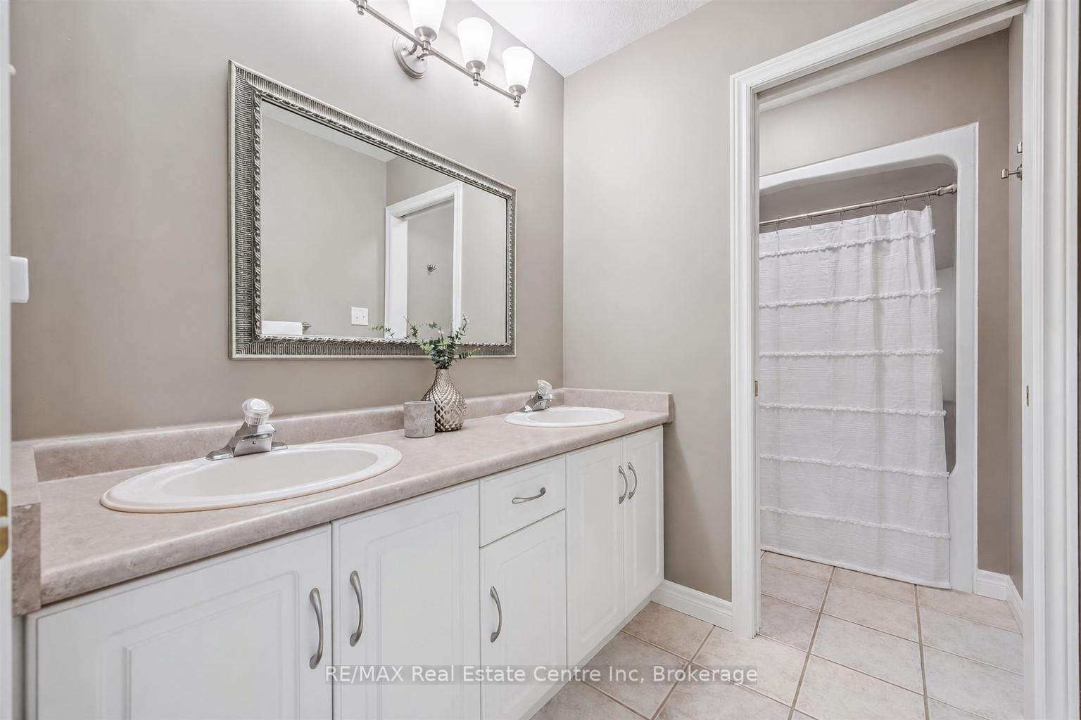Photo 25 of 12 Telfer Glen Street, Puslinch, Morriston — HOMEH